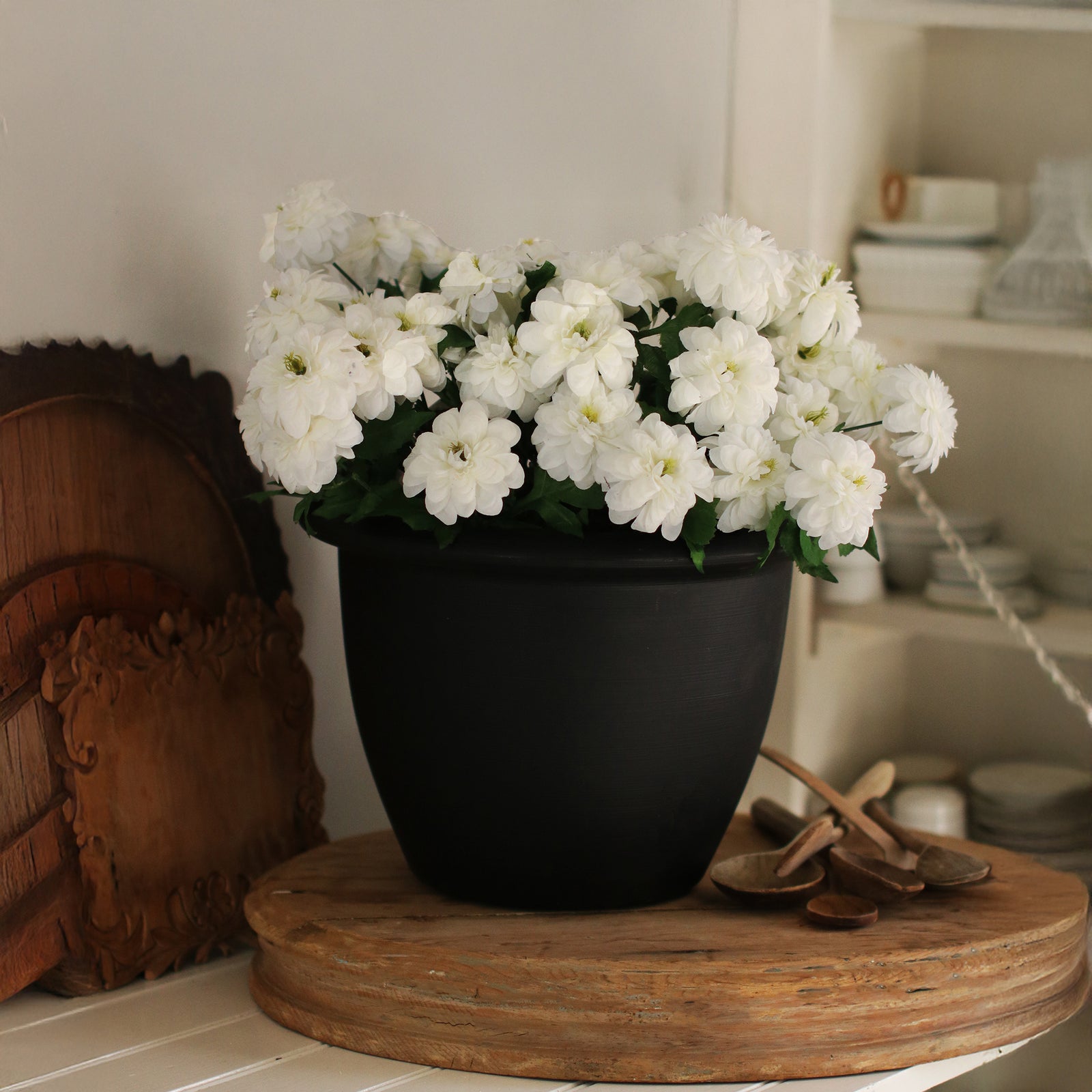 The HC Companies Sevilla Self-Watering Pot with Internal Disk, 14 Inch, Black - VMInnovations