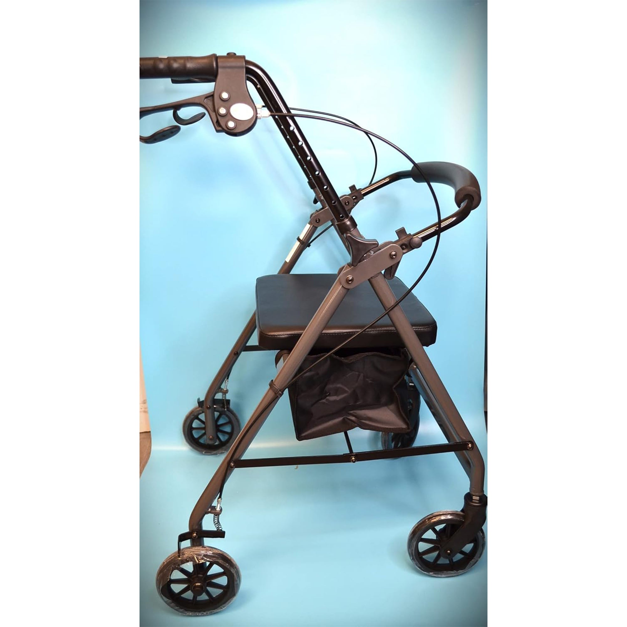 Rhythm Healthcare Royal Aluminum Rollator Lightweight 4 Wheel Walker Seat, Grey - VMInnovations