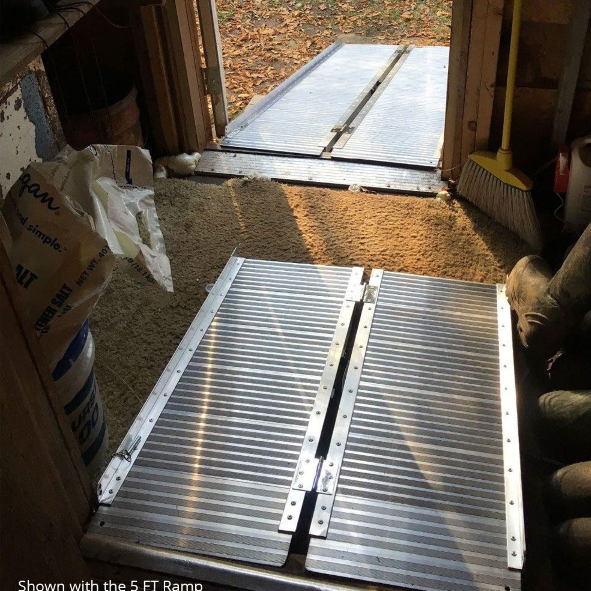 Titan Ramps 5 Foot Single-Fold Aluminum Wheelchair Ramp,600lb Capacity(Open Box) - VMInnovations
