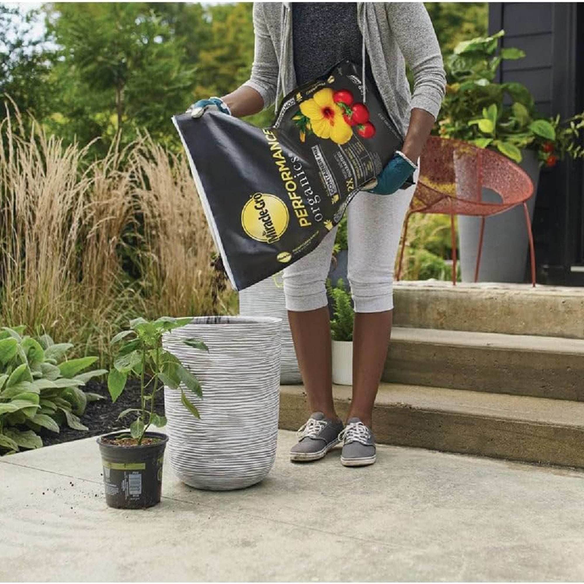 Miracle-Gro 3 Pack Organic Container Mix Garden Soil, Quick Release Fertilizer