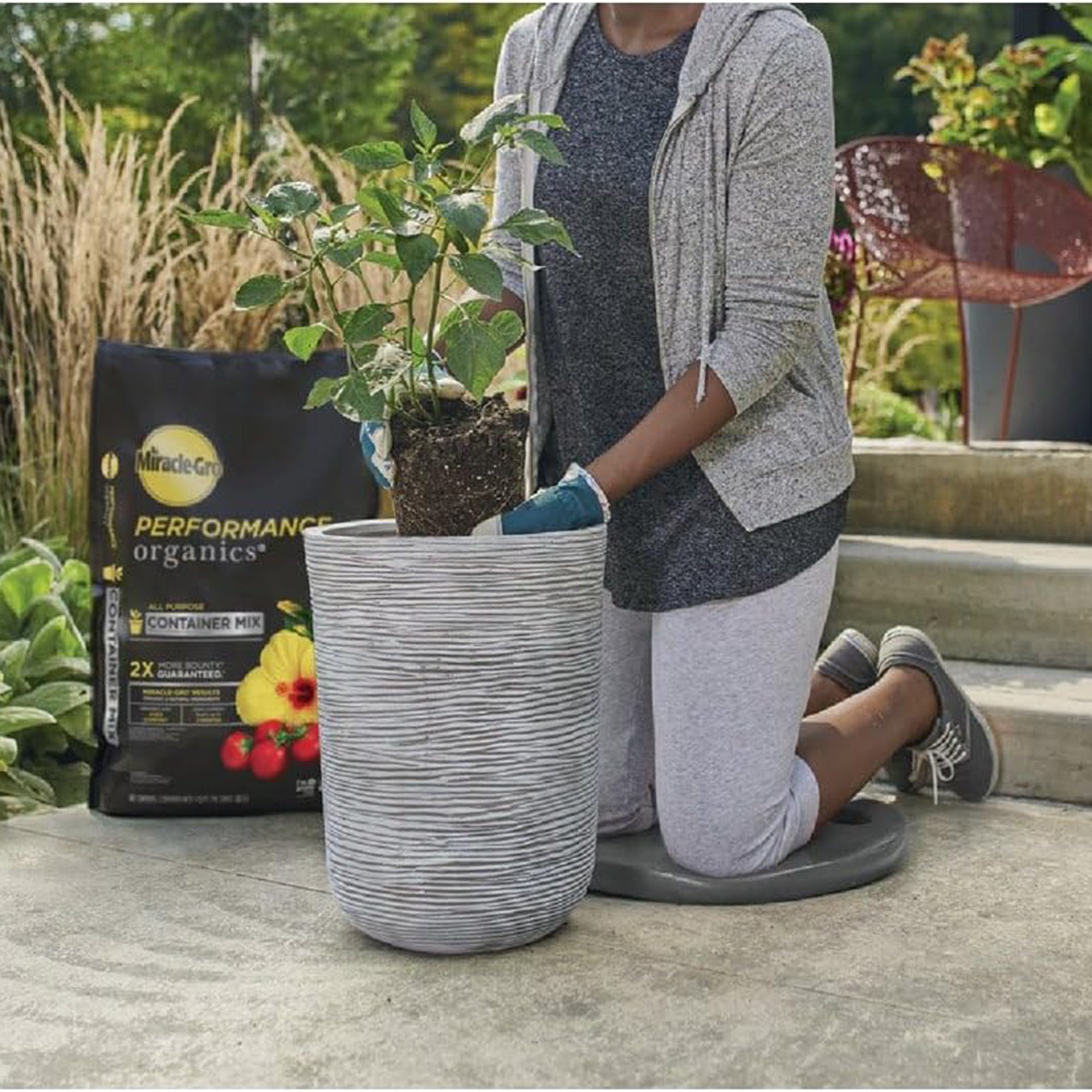 Miracle-Gro 3 Pack Organic Container Mix Garden Soil, Quick Release Fertilizer