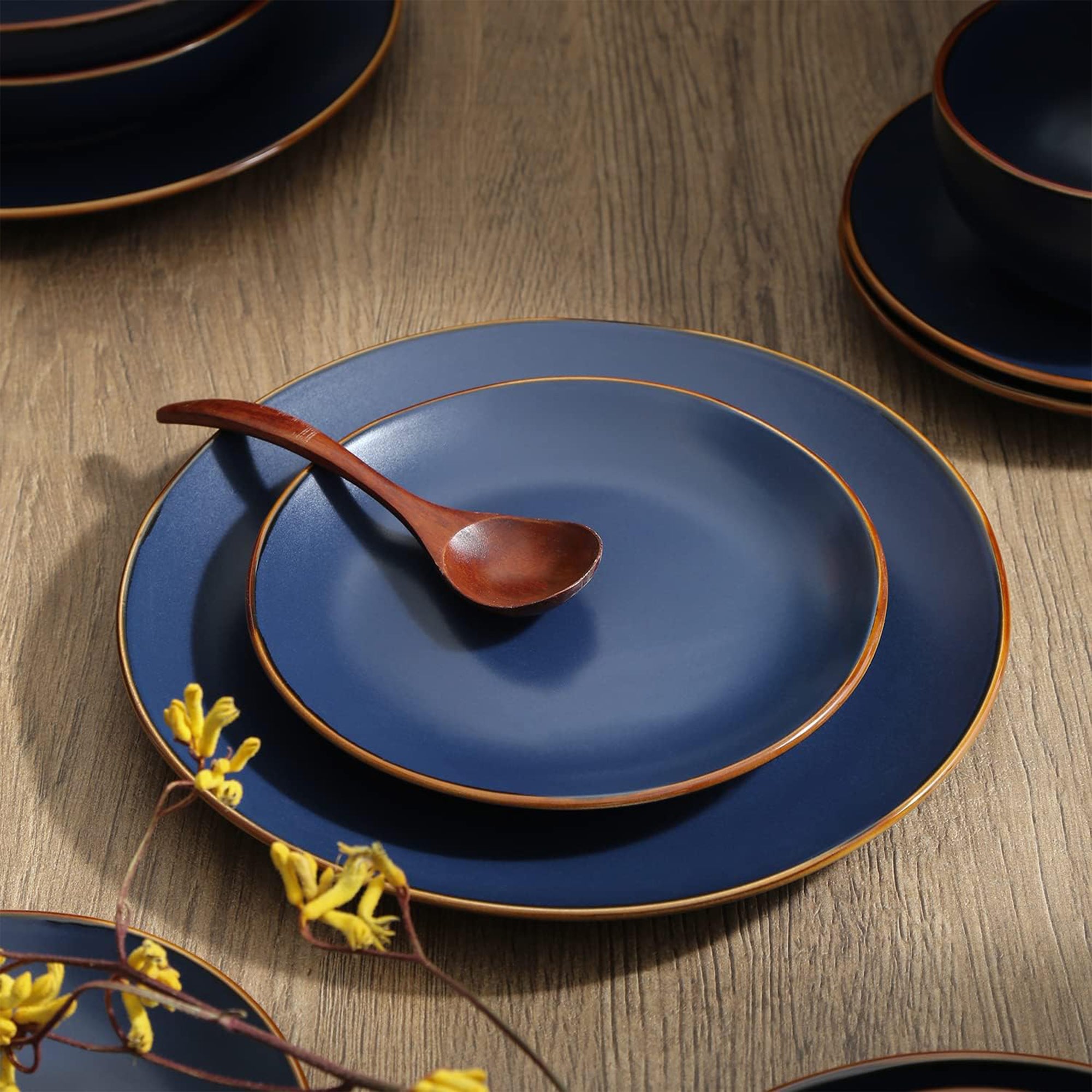 Stone Lain Brasa Modern Stoneware 32 Piece Dinnerware Set, Service for 8, Blue