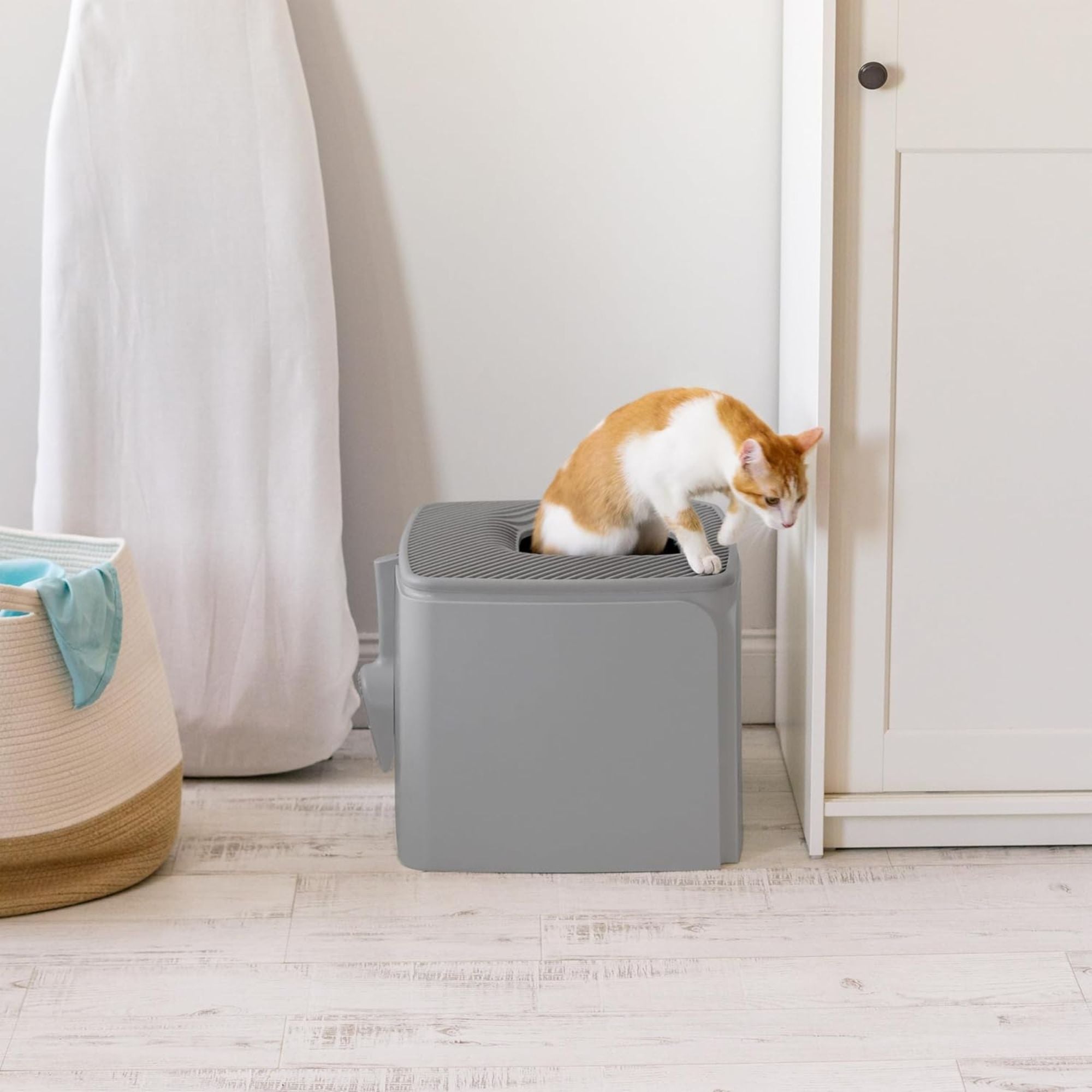 IRIS USA Premium Top Entry Cat Litter Box with Scoop and Enclosed Design, Gray