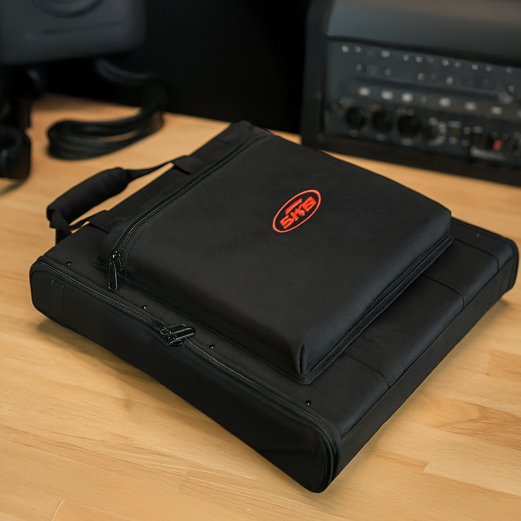 SKB Cases 1U Soft Rack Case for Wireless Microphone with Steel Rails (Open Box) - VMInnovations