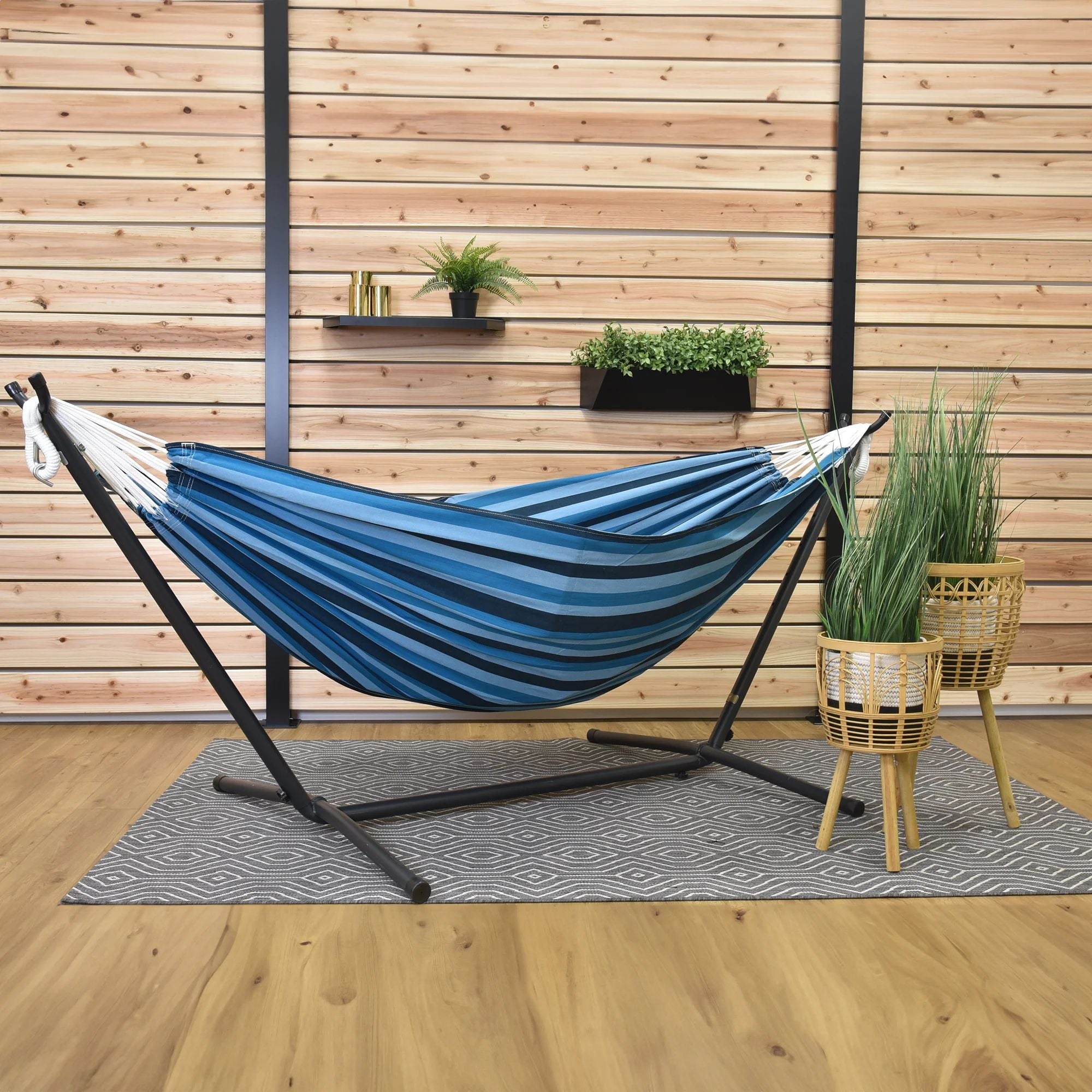 Vivere Double Cotton Hammock, Comfortable Daybed, Steel Stand, 9', Blue (Used)