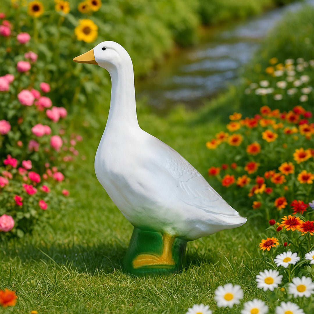 Union Products Wild Goose Lawn and Garden Statue, 23" Tall Figurine (Open Box)