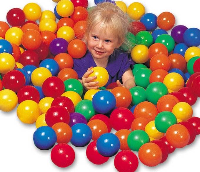 Intex 100-Pack Plastic Balls For Bounce Houses w/  80-In Ring Bouncer Ages 3-6