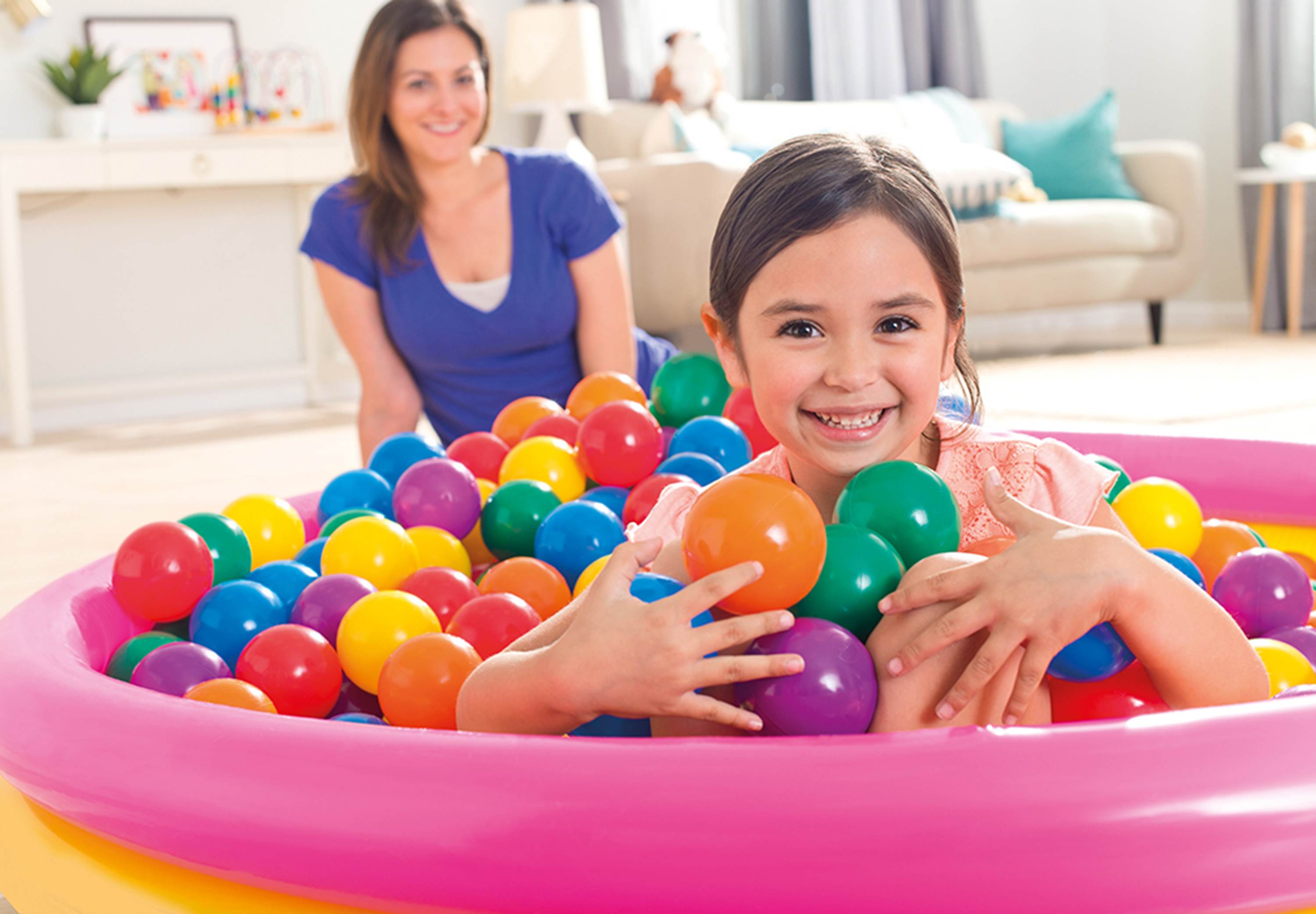 Intex 100-Pack Plastic Balls For Bounce Houses w/  80-In Ring Bouncer Ages 3-6