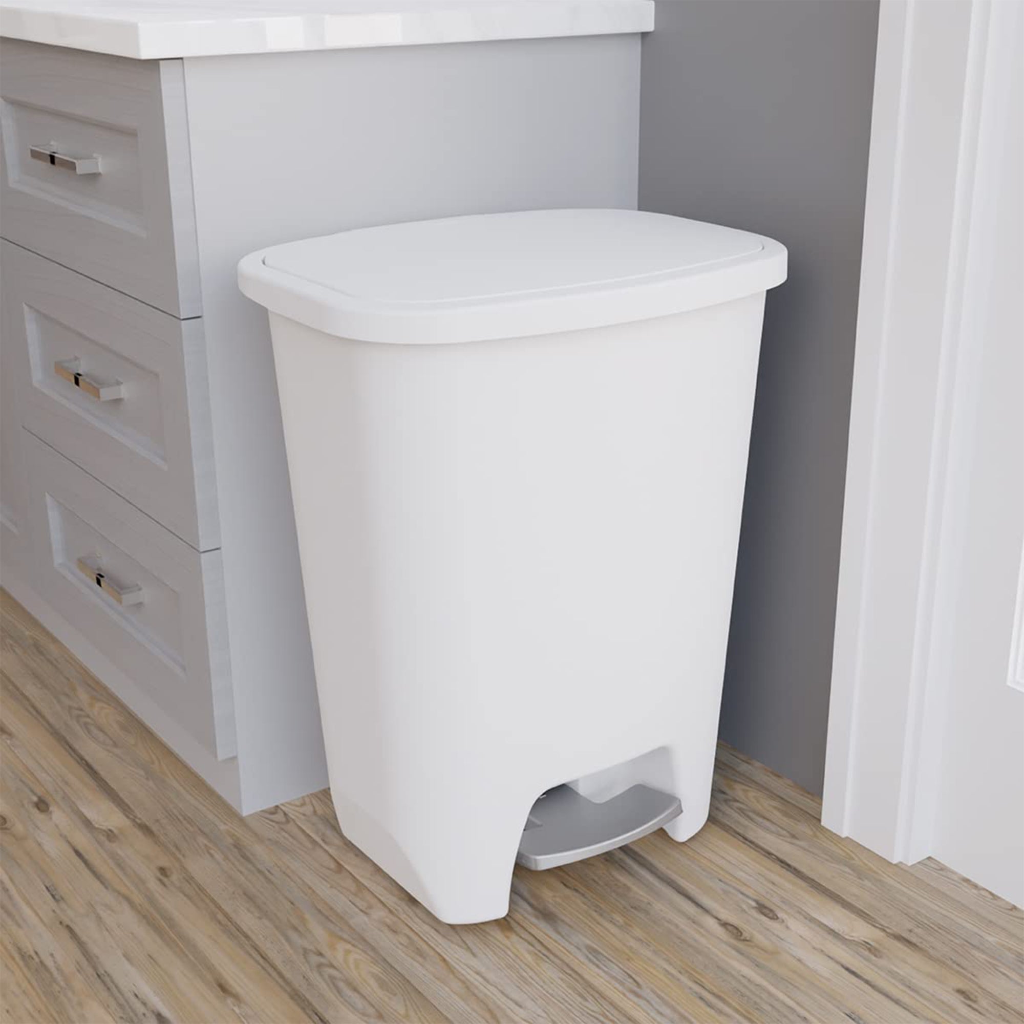 Glad Trash Can w/Lid, Foot Pedal & Garbage Bag Rings, 20 Gal, White (Used)