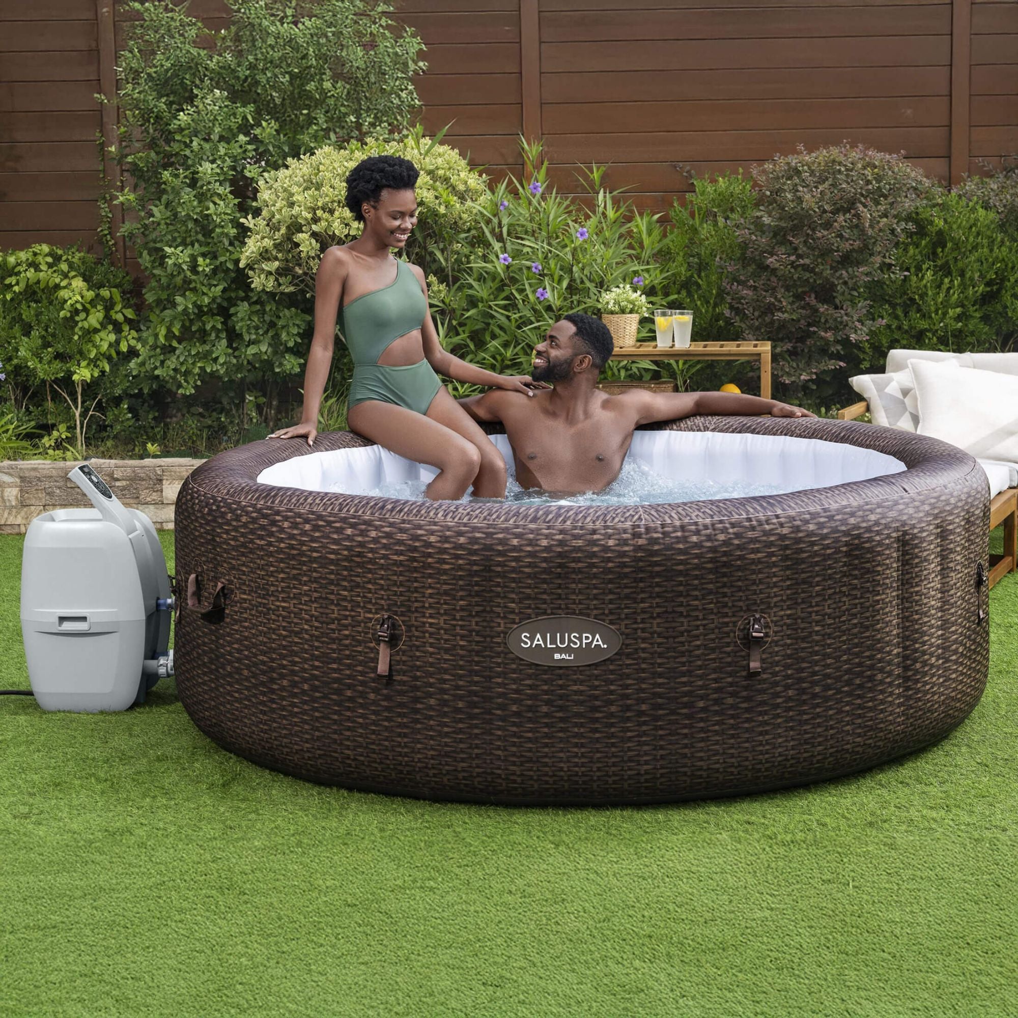 Bestway SaluSpa Bali 5-7 Person Inflatable Hot Tub, Round Spa, 85"x28" (Used)