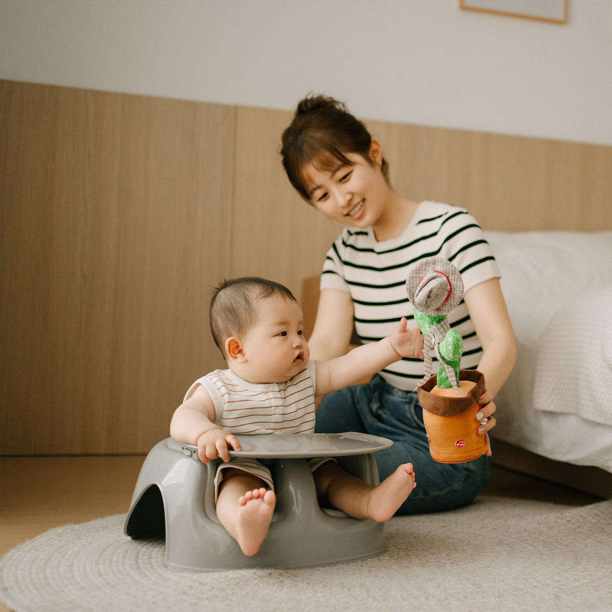 Bumbo Plastic Floor Seat Lite Baby Chair with Tray, 3-12 Months, Breige, 2 Pack