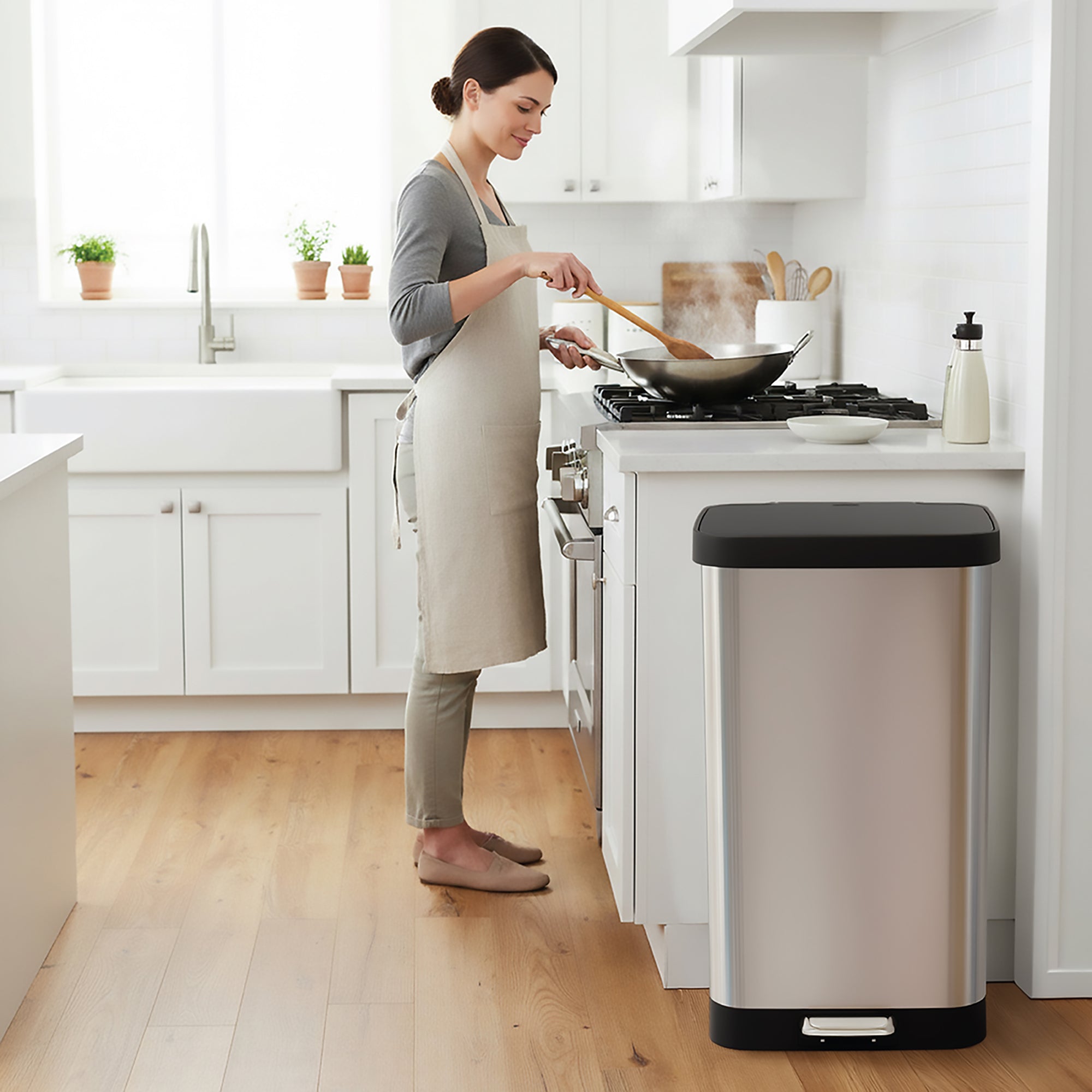 Glad Step Trash Can, Soft Close Lid Bin with Odor Protection, 20 Gal (Open Box) - VMInnovations