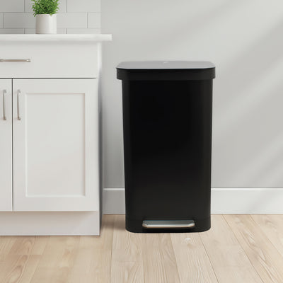 Glad Step Trash Can, Series 2 Soft Close Bin with Odor Protection, 20 Gal, Black (Used)