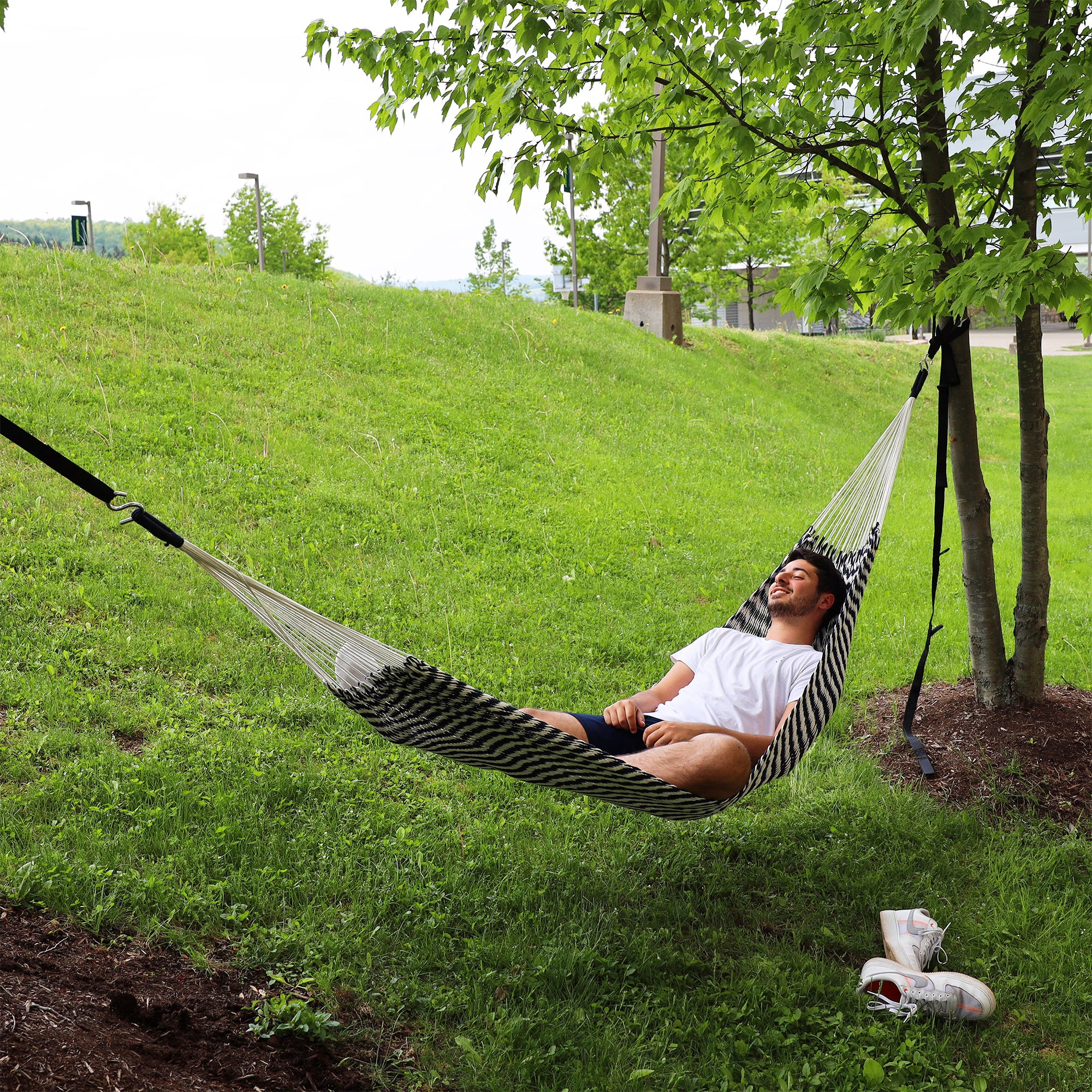 Bliss Hammocks Brazilian Style Rope Hammock w/ Hanging Hardware, 34" Wide, Blue (Used)