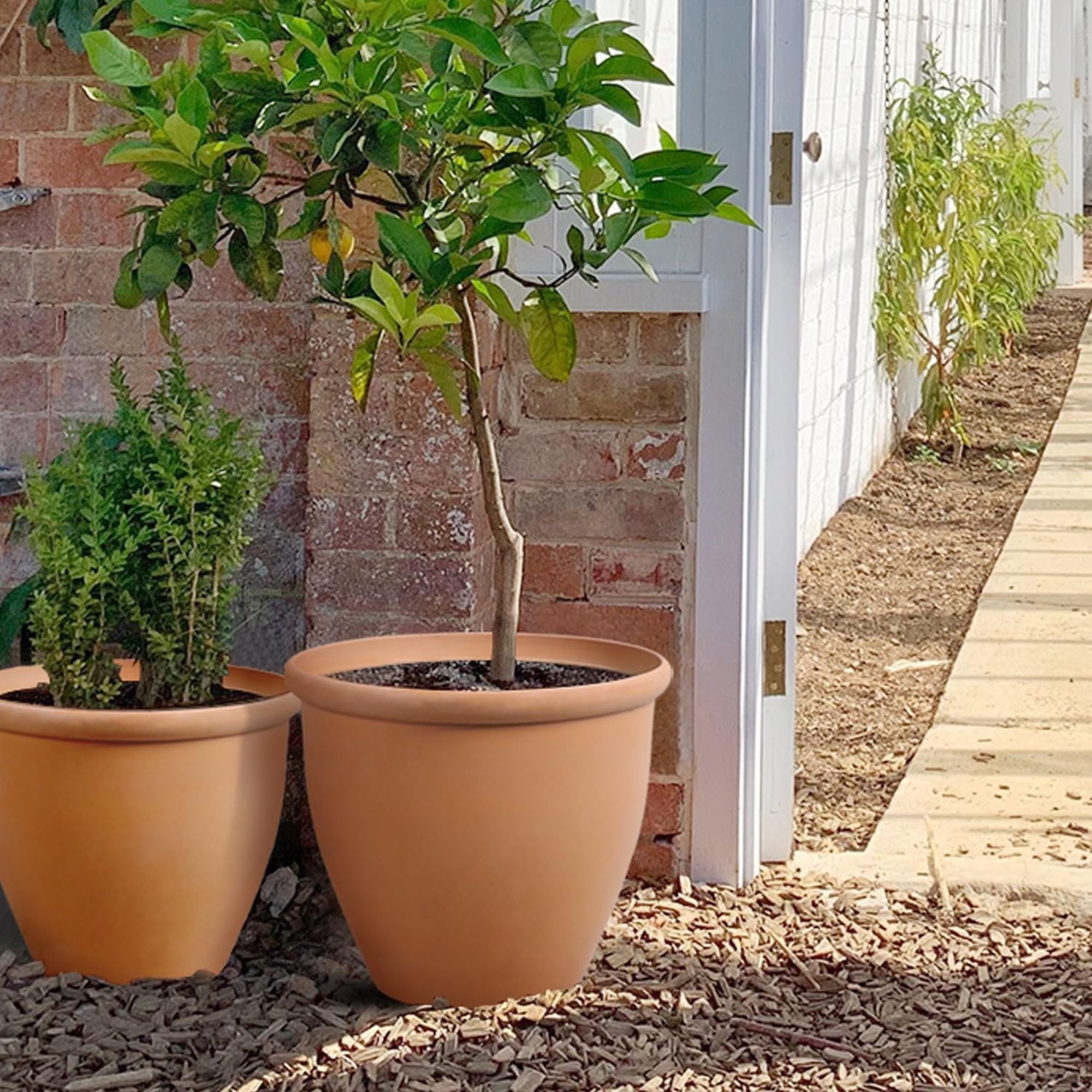 Worth 2 Pack 15" Round Planters, Large Plastic Pots with Drainage Hole(Open Box)