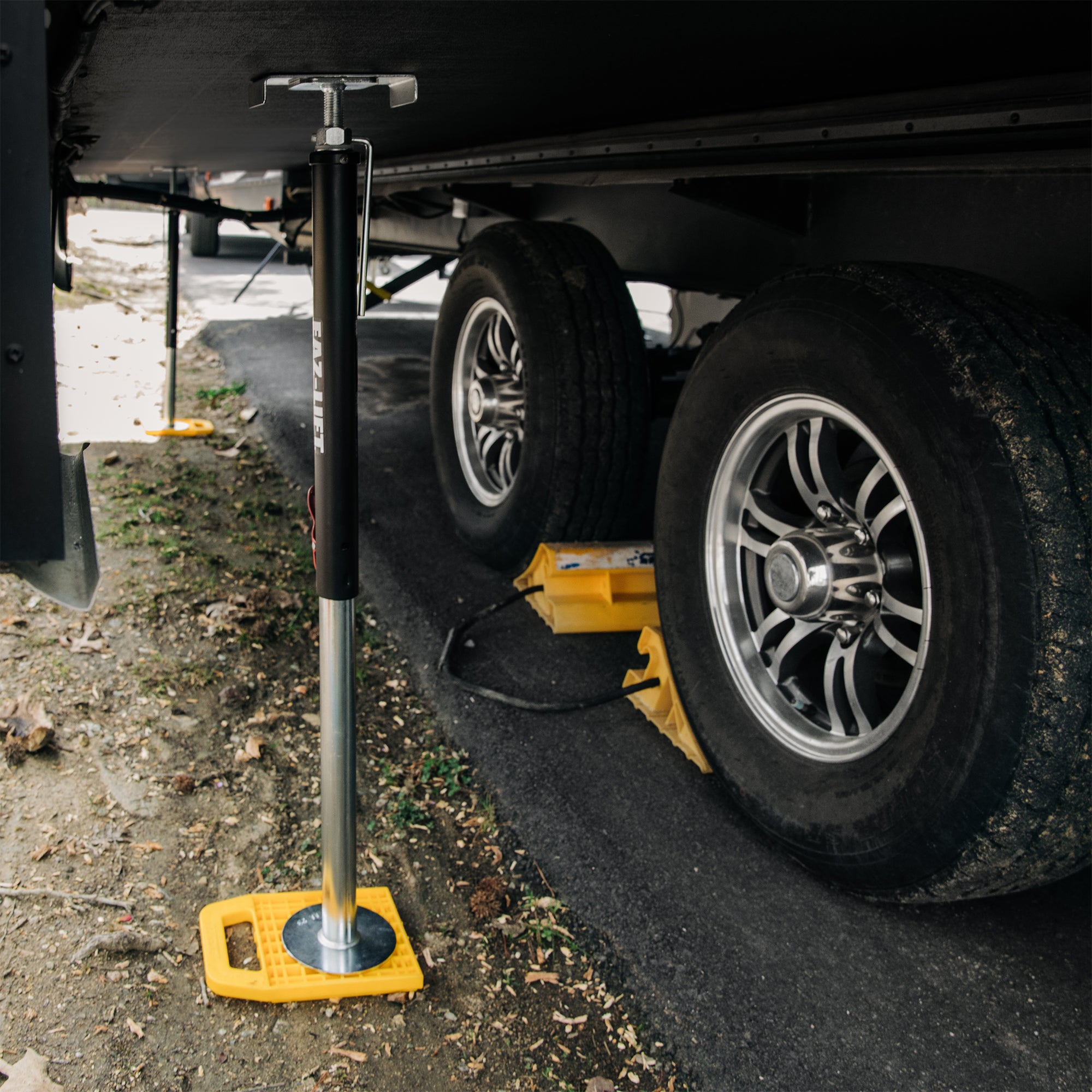 Camco Eaz-Lift Adjustable RV Slide-Out Supports, 19 to 49 Inch Lift, Pack of 2 - VMInnovations
