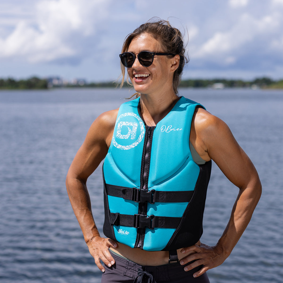O'Brien Women's Traditional Neoprene USCGA Life Jacket with Zipper, XS, Aqua
