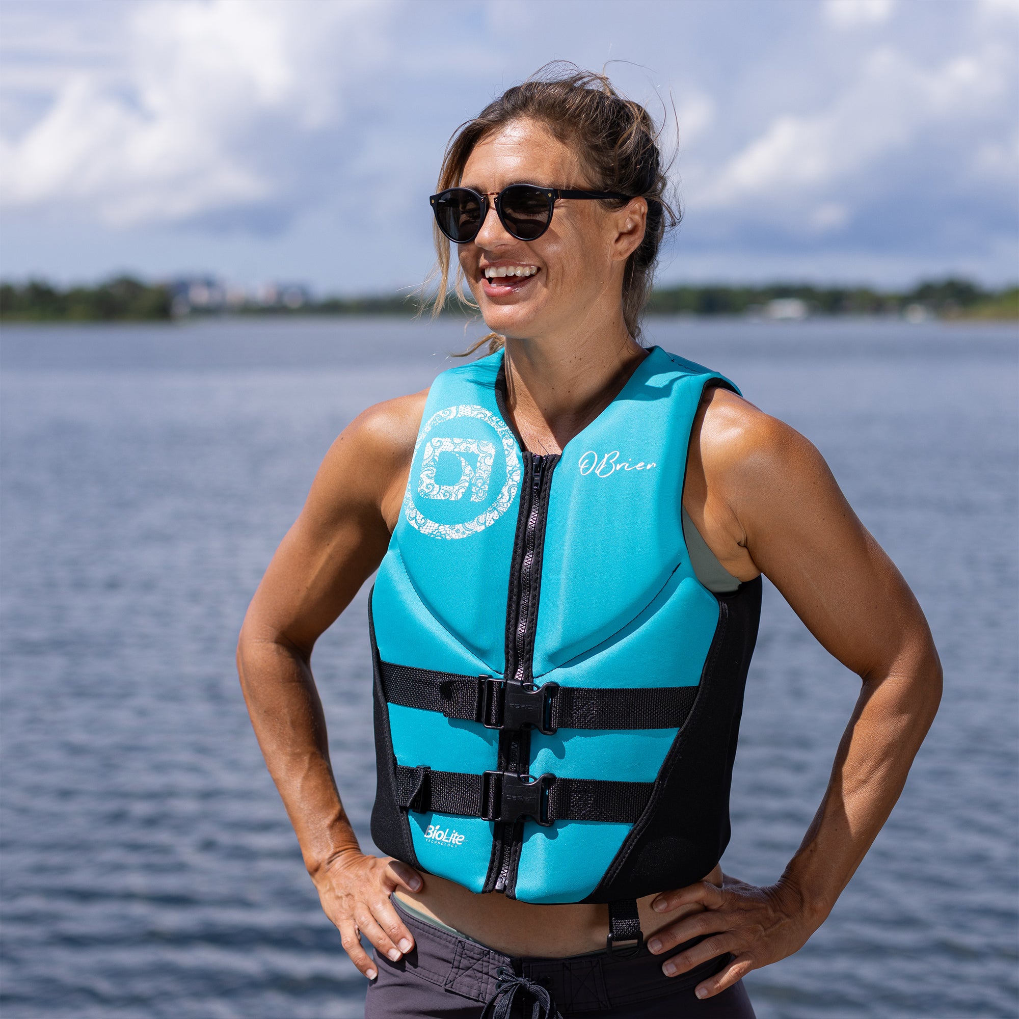 O'Brien Women's Traditional Neoprene USCGA Life Jacket with Zipper, (Open Box) - VMInnovations