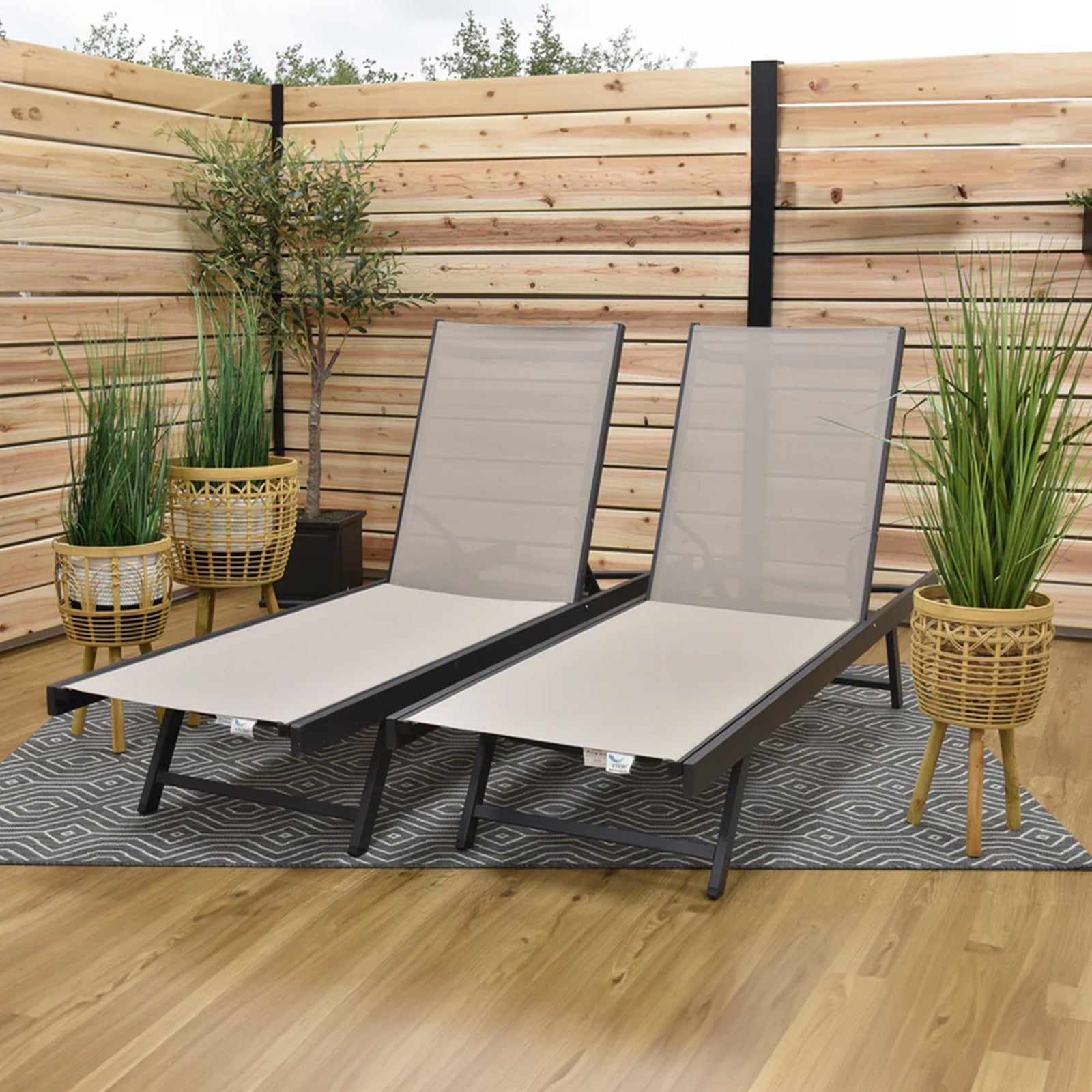 Vivere Aluminum Outdoor Chaise Lounge Chairs for Patio and Pool, Set of 2, Cocoa - VMInnovations