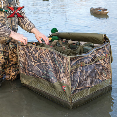 Avian-X Floating Slotted Decoy Bag with Zippered Lid and 12 Slots, Shadowgrass