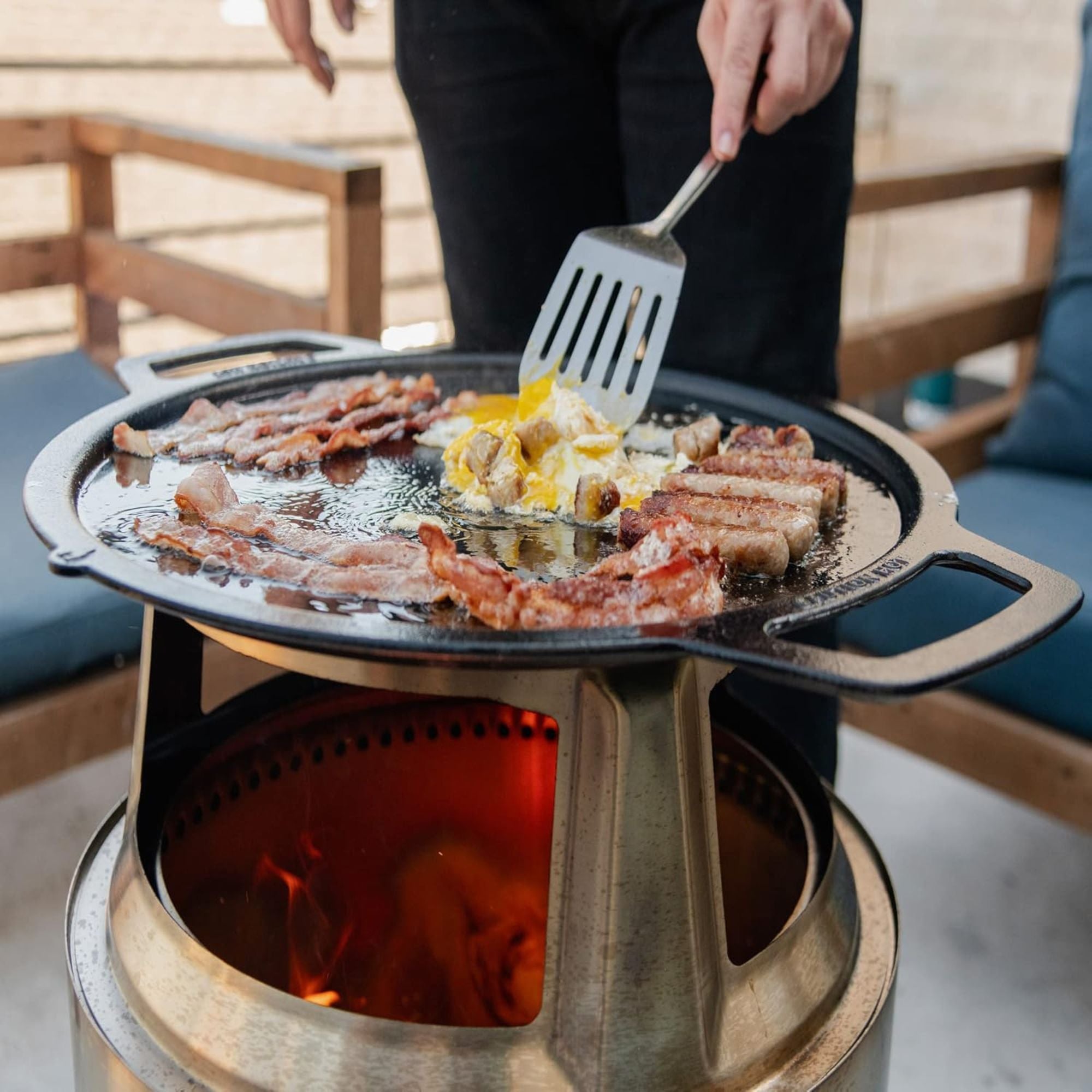 Solo Stove Bonfire Griddle Top & Hub, Cast Iron Cooktop with Stainless Steel Hub