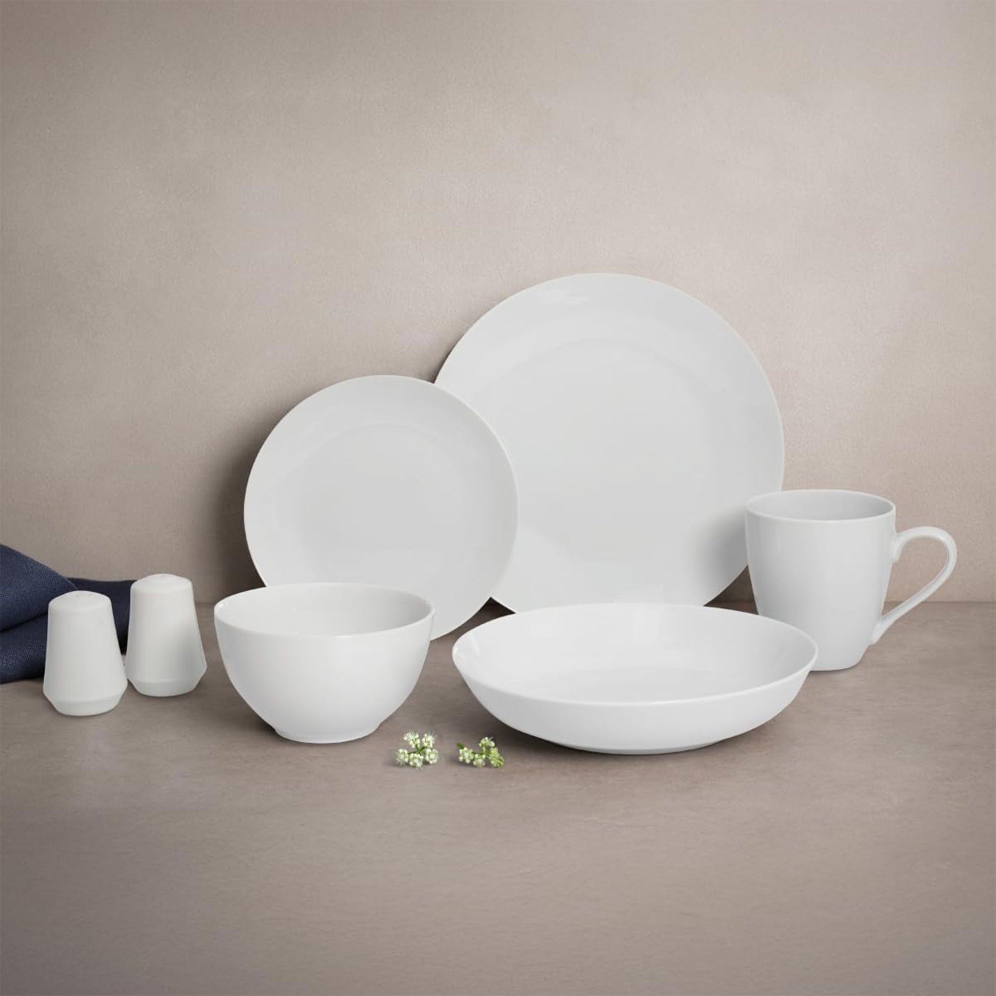 Glad 22-Pc Porcelain Dinnerware Set w/ Round Dishes, Plates, Bowls & Mugs, White