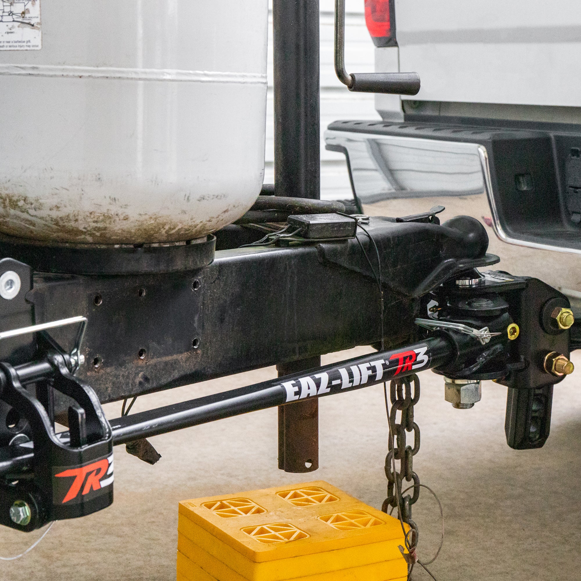 Camco Eaz-Lift TR3 1200Lb Weight Distribution Hitch Kit with Sway Control, 48902 - VMInnovations