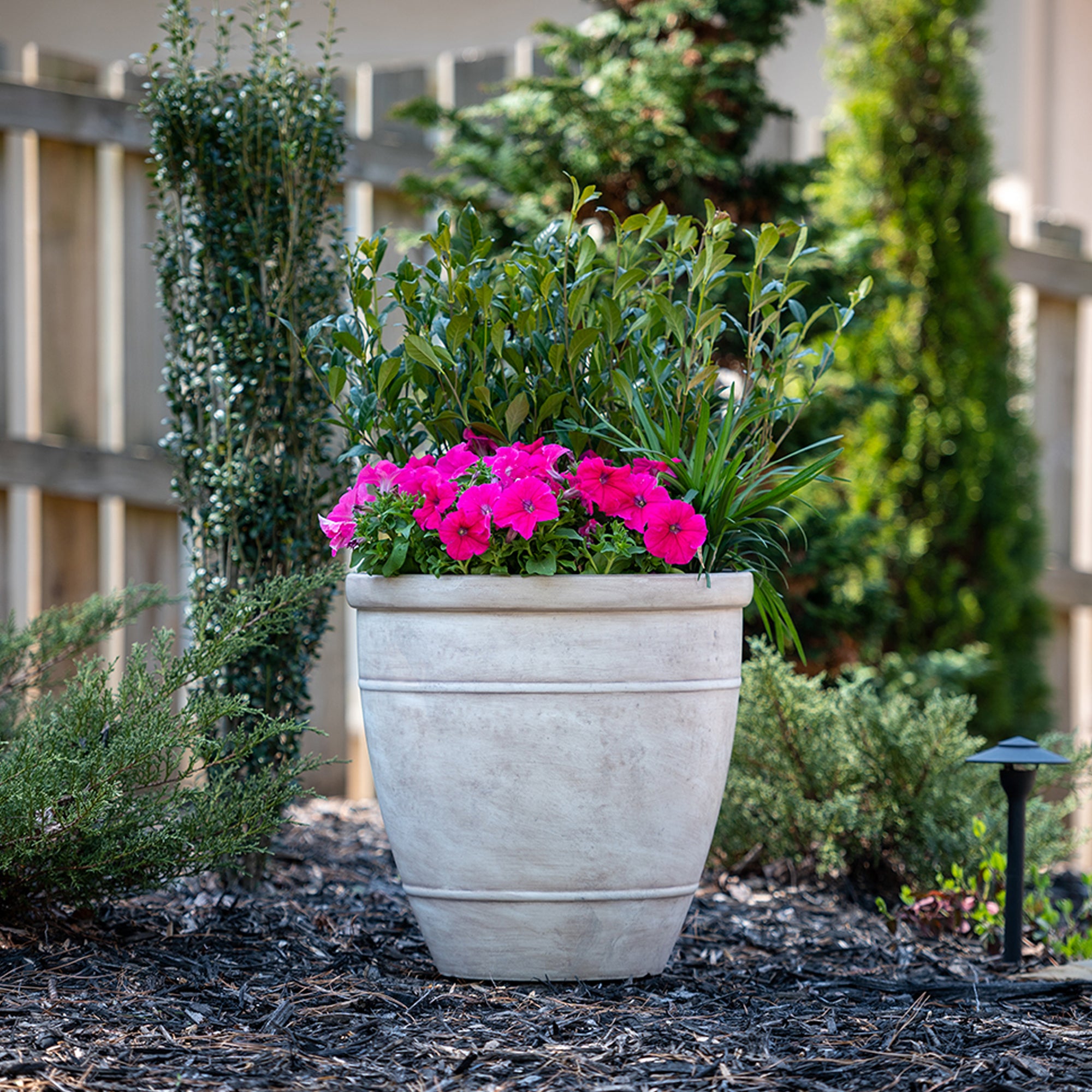 Southern Patio Rubber Wright 18" Planter, Large Plants and Outdoor Spaces, White