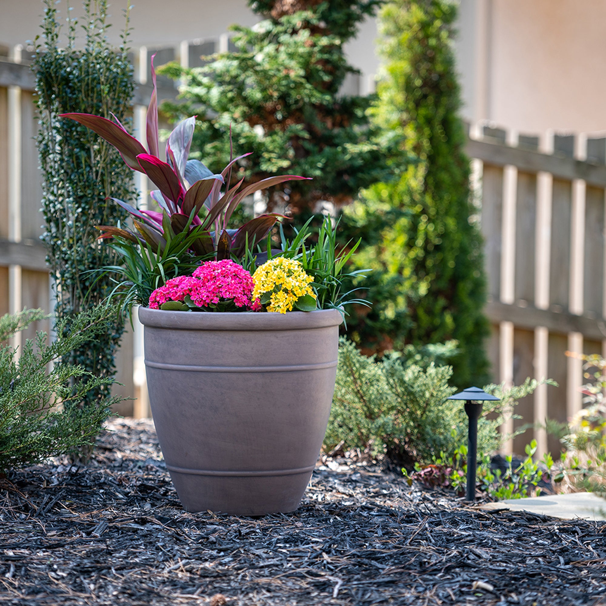 Southern Patio Rubber Wright 18" Planter, Large Plants and Outdoor Spaces, Brown