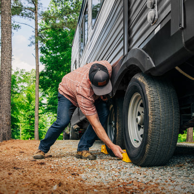 Camco FasTen Premium RV Leveling Trailer Ramps with T-Handle, 2.5" Lift, 2-Pack - VMInnovations