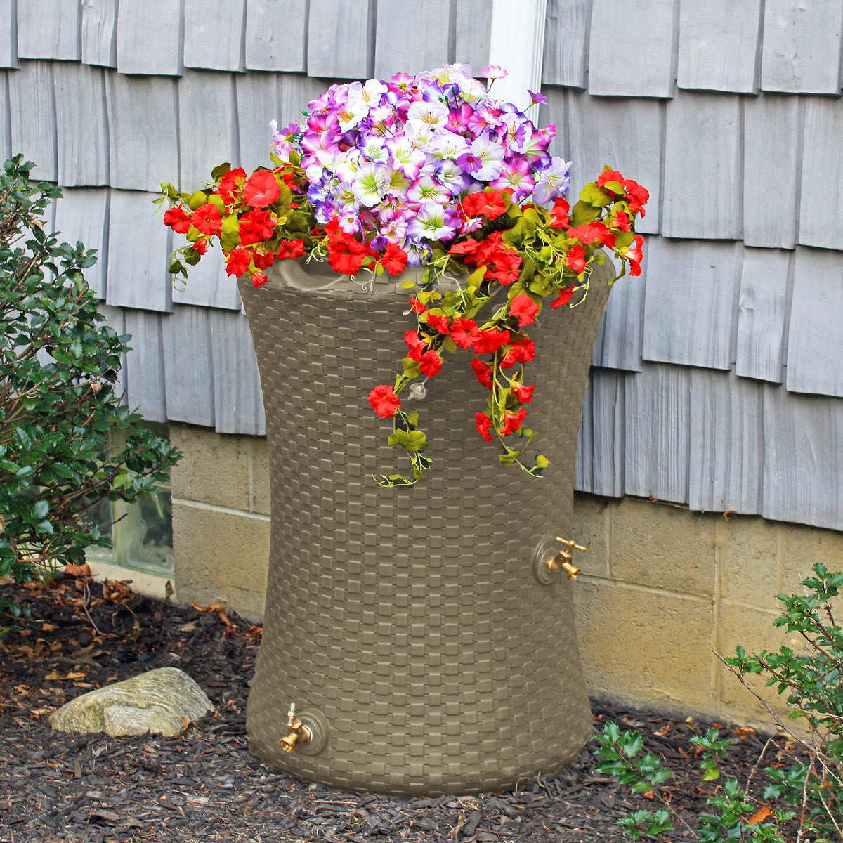 Good Ideas 50 Gallon Nantucket Rain Barrel Planter, Coyote Granite (Open Box)