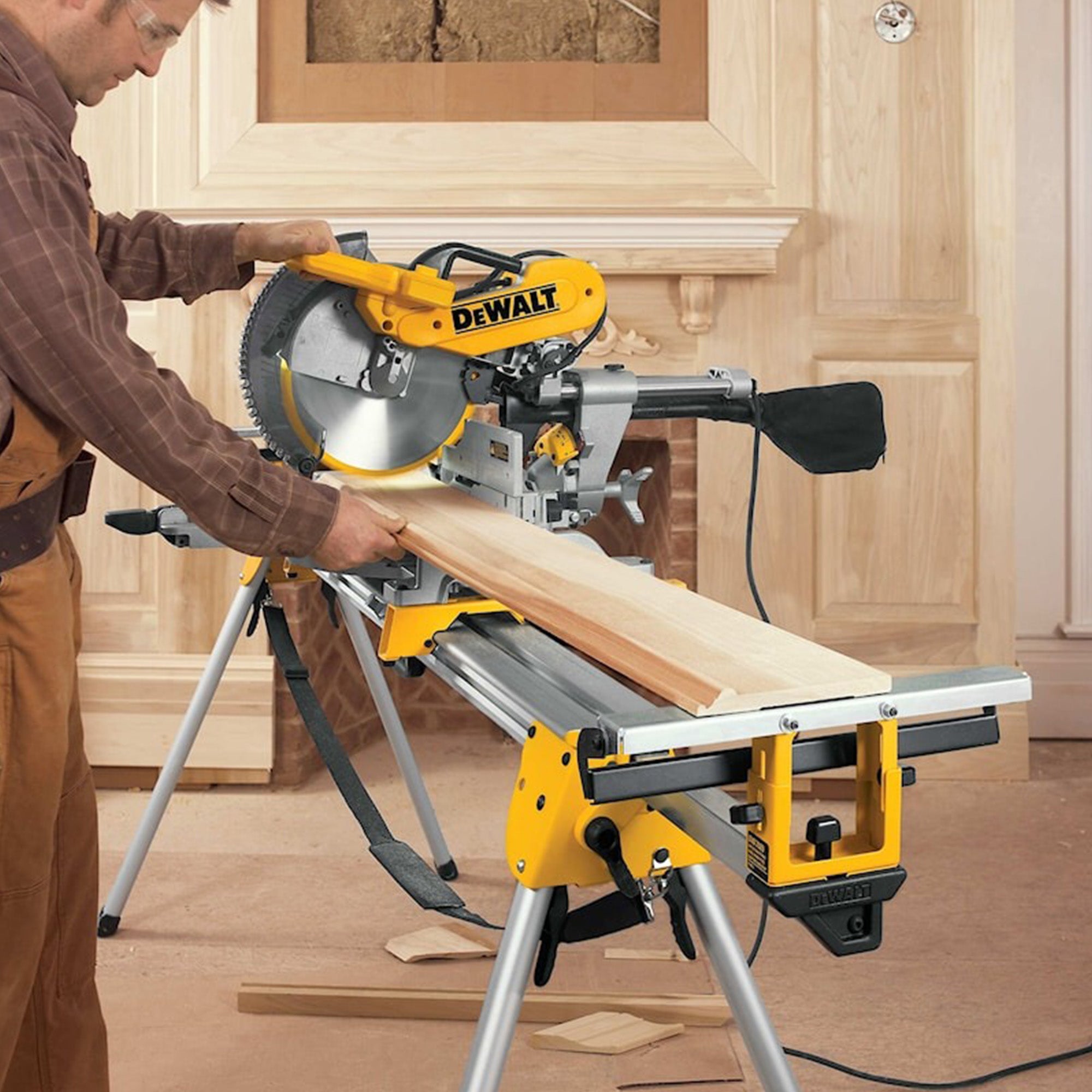 Dewalt 12" Double-Bevel Sliding Compound Miter Saw, 15 Amp Power Tool (Renewed)