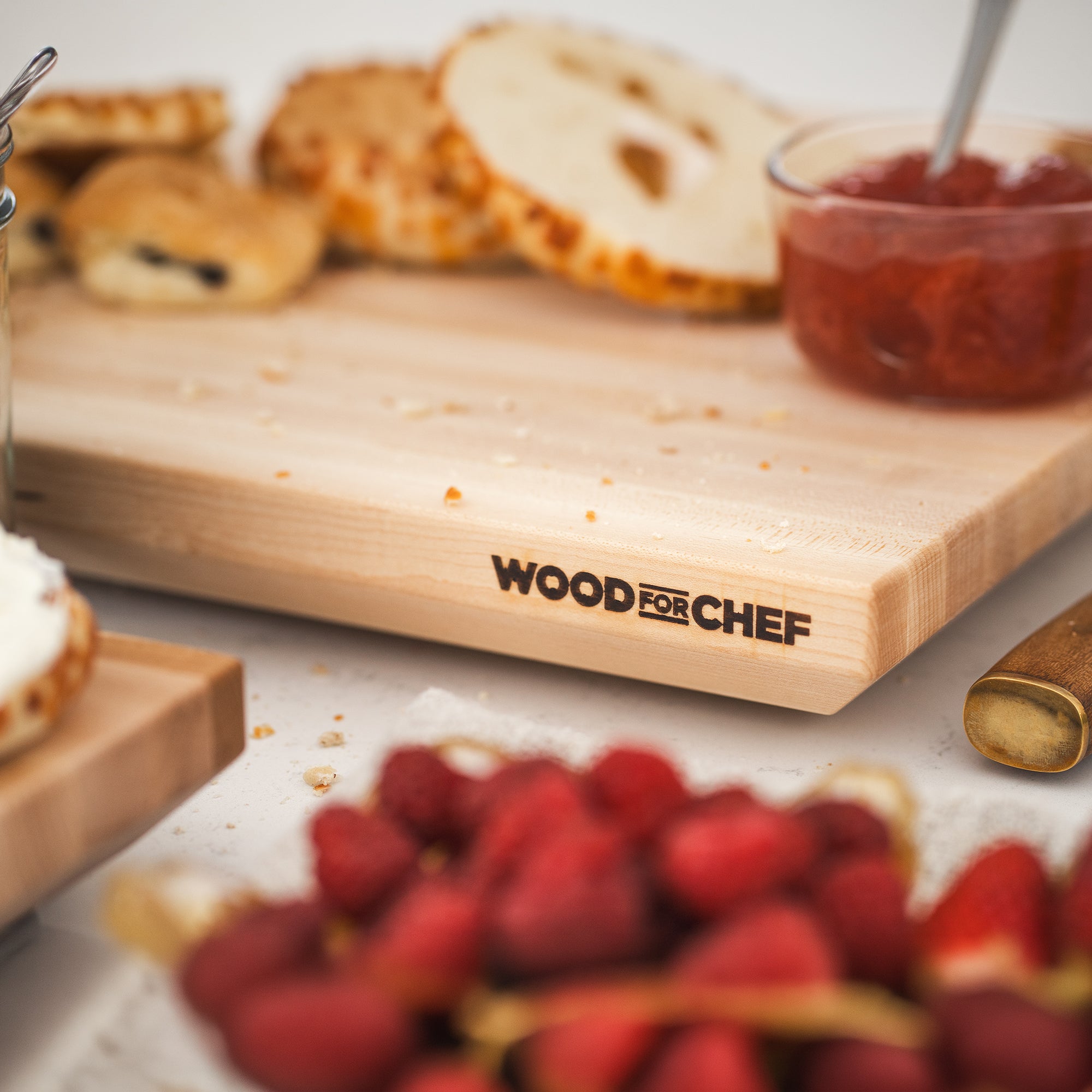 WoodForChef Alto Maple Wood Cutting Board with Non-Slip Feet, 12" x 12" x 1.5"