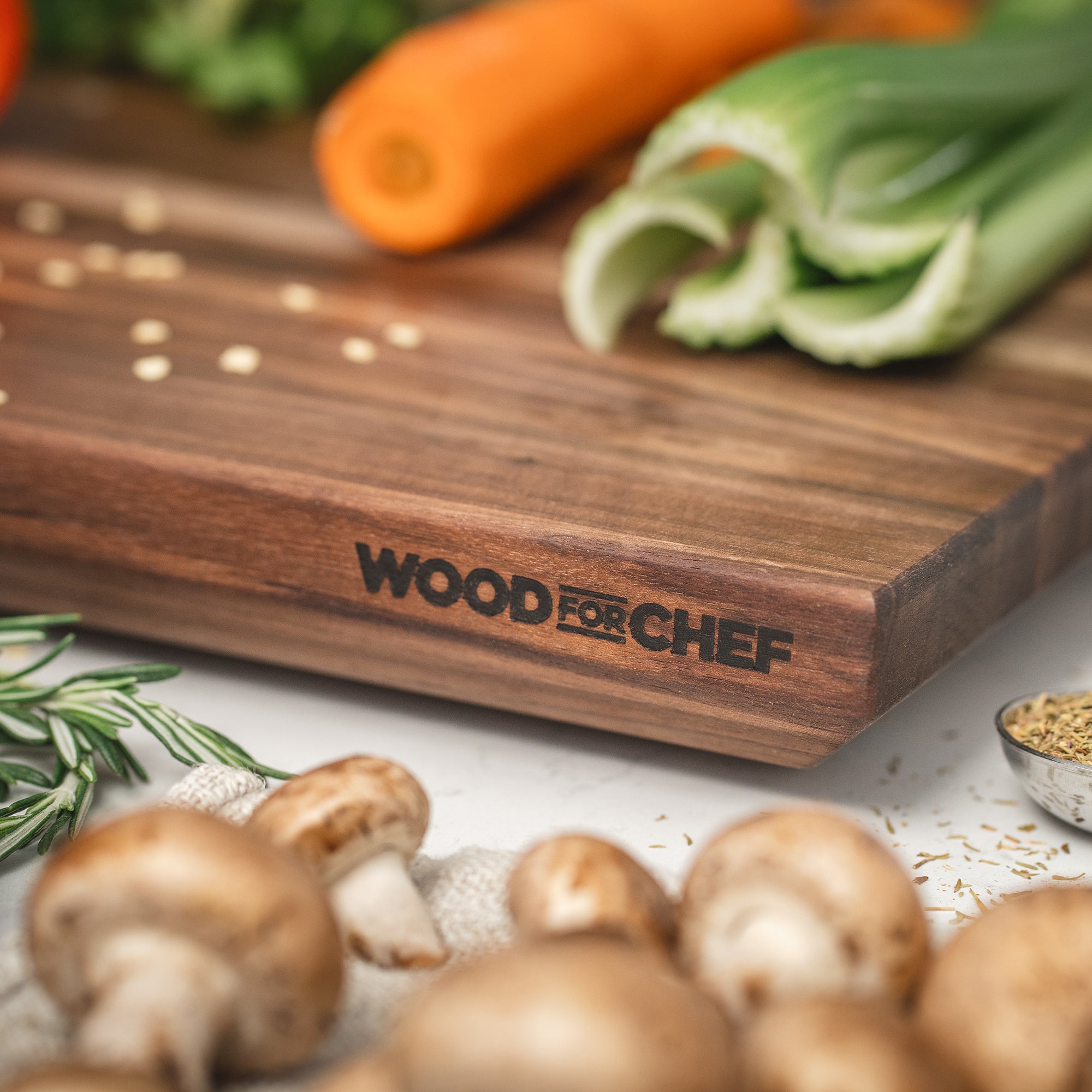 WoodForChef Alto Walnut Wood Cutting Board with Non-Slip Feet, 18" x 16" x 1.5"