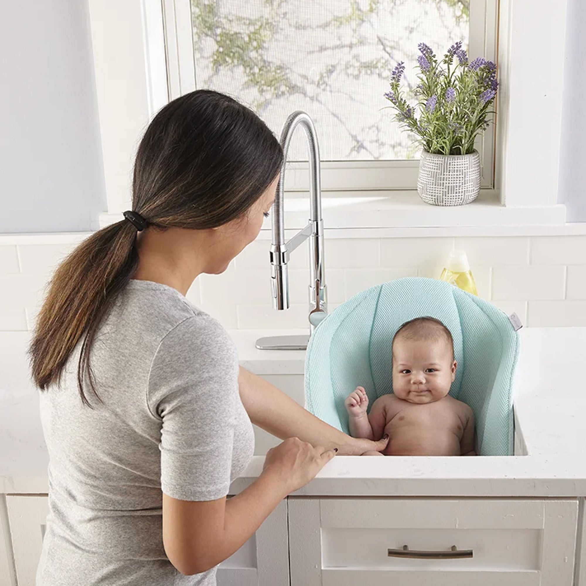 Contours Infant Sink Bather and Soft Newborn Bath Seat for Ages 0-6 Months, Mint