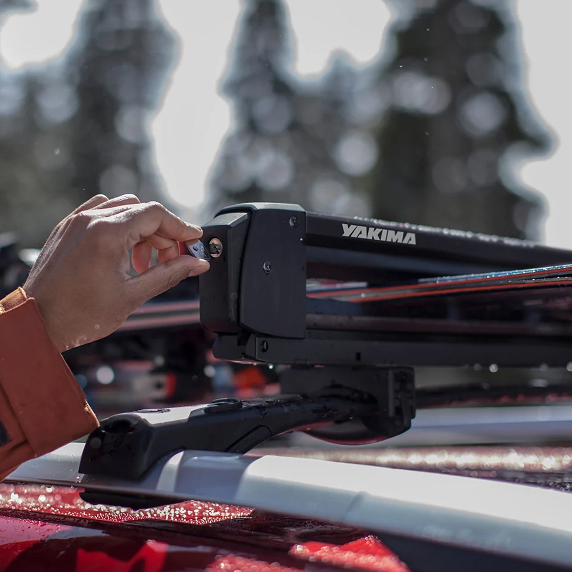 Yakima FreshTrack 6 Universal Roof Rack Ski & Snowboard Mount, SKS Locks, Black