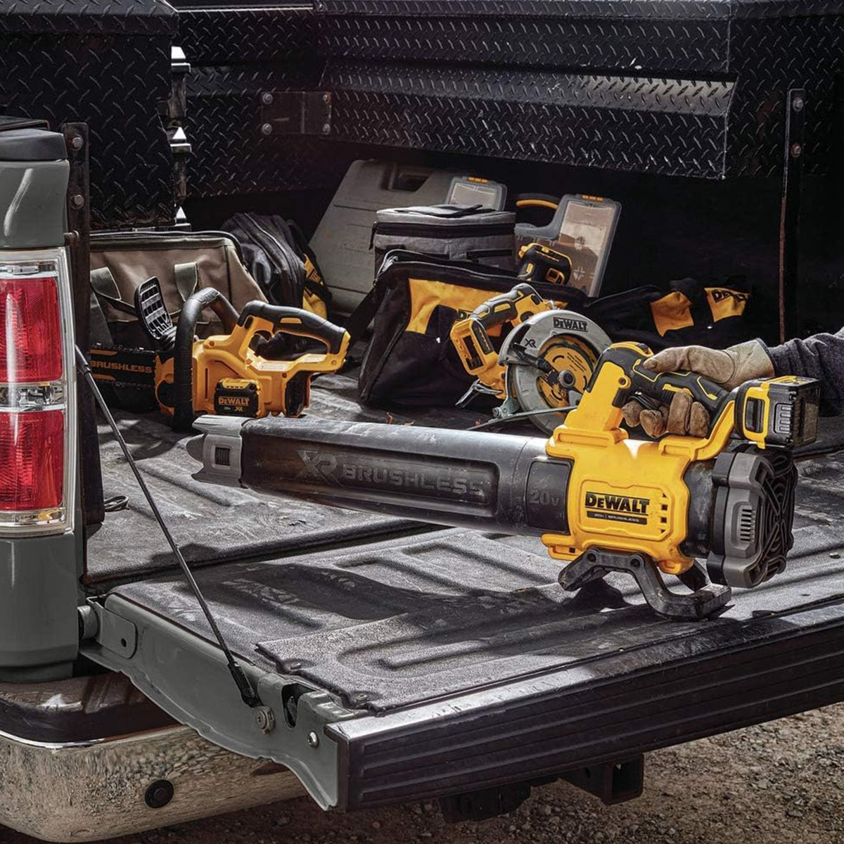 Dewalt 20-Volt Max XR Brushless Cordless Handheld Blower, Tool Only, (Renewed)