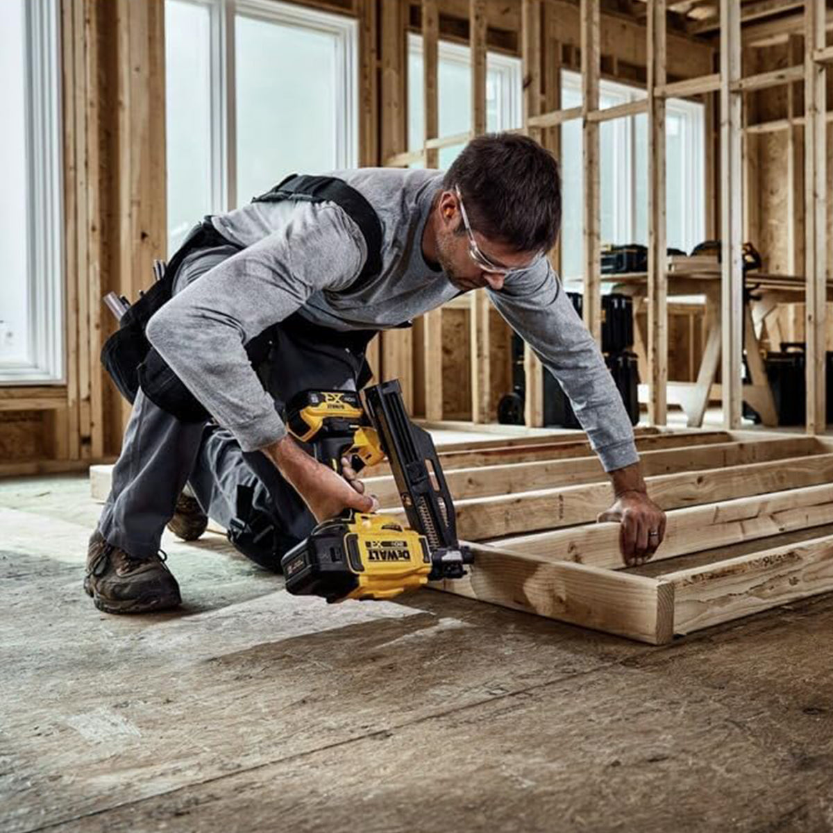 Dewalt 20V Cordless 18 Gauge Straight Finish Brad Nailer, Tool Only, (Renewed)