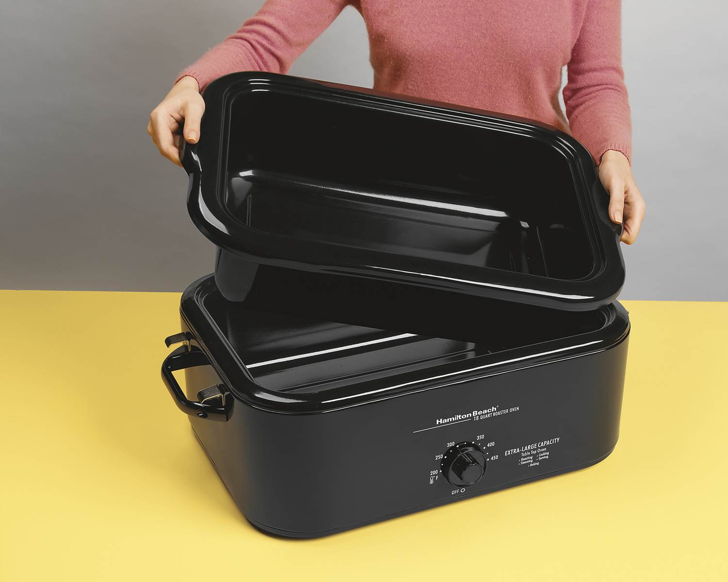 Hamilton Beach 18 Quart Roaster Oven W/Stainless Steel Lid & Pans - Open Box