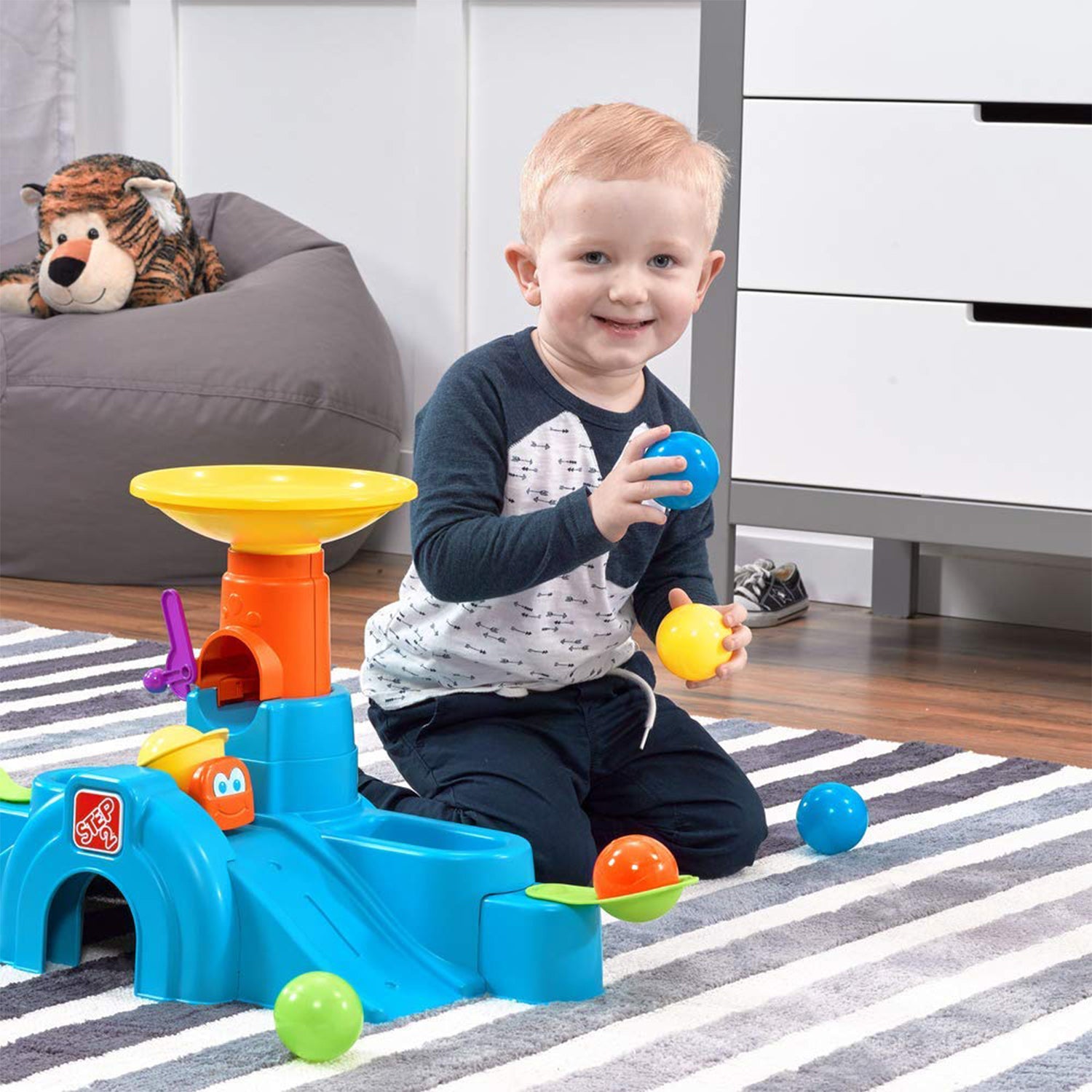Step2 497400 Durable Toddler Ball Buddies Tunnel Tower with 10 Colorful Balls