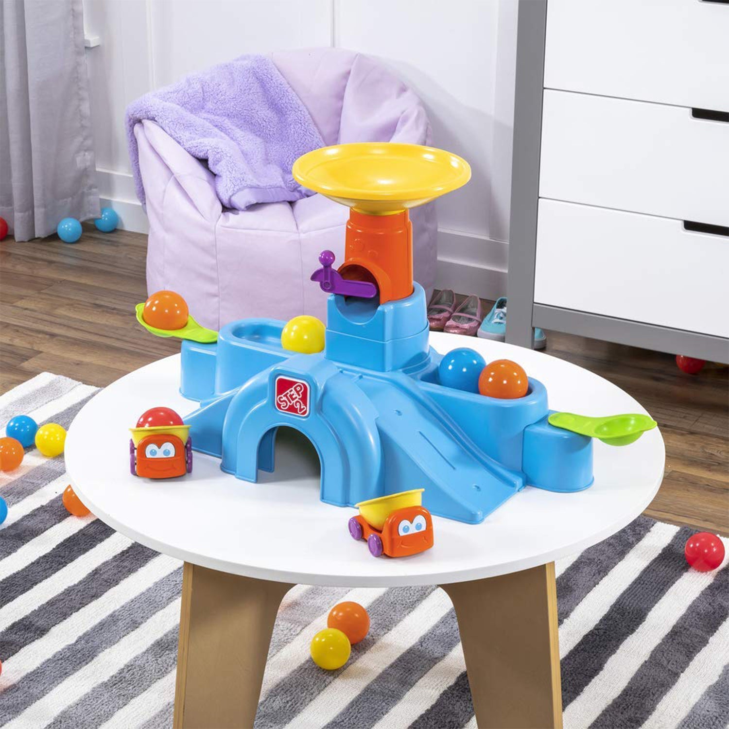 Step2 497400 Durable Toddler Ball Buddies Tunnel Tower with 10 Colorful Balls