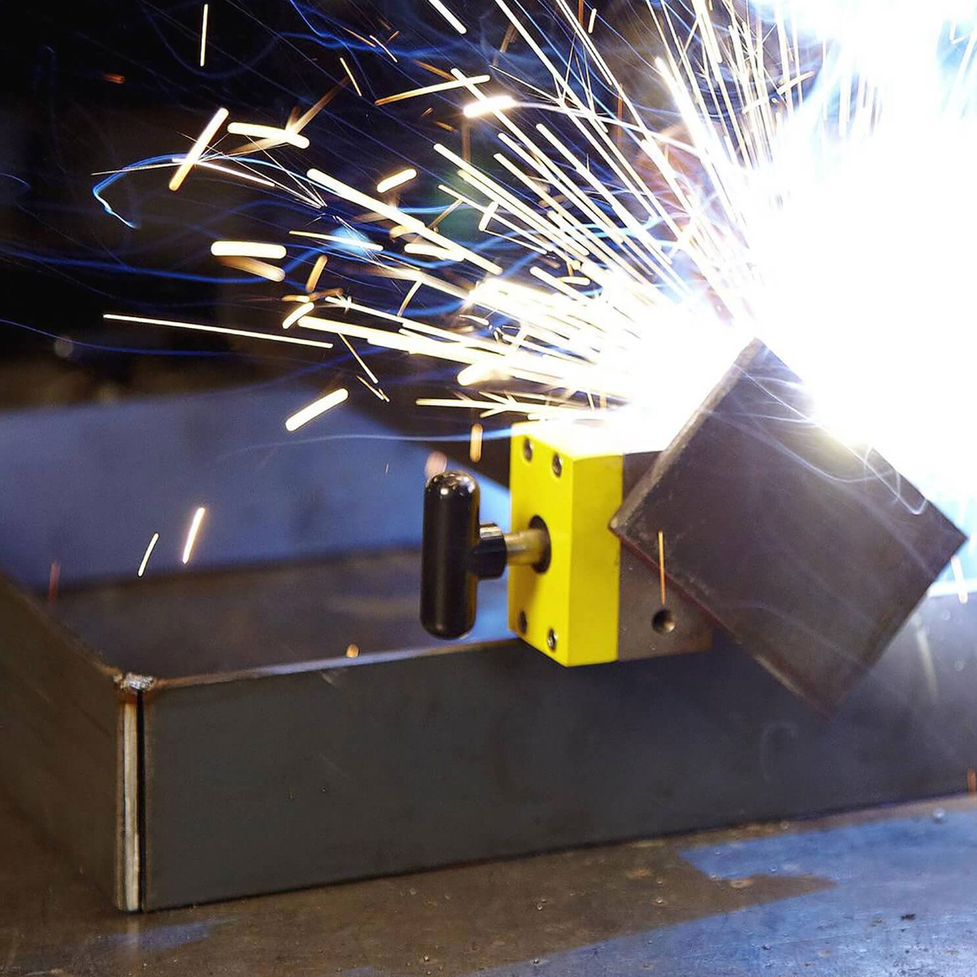 Magswitch 8100494 MagSquare 165 Welding Magnetic Tool, 165 Pounds Holding Force