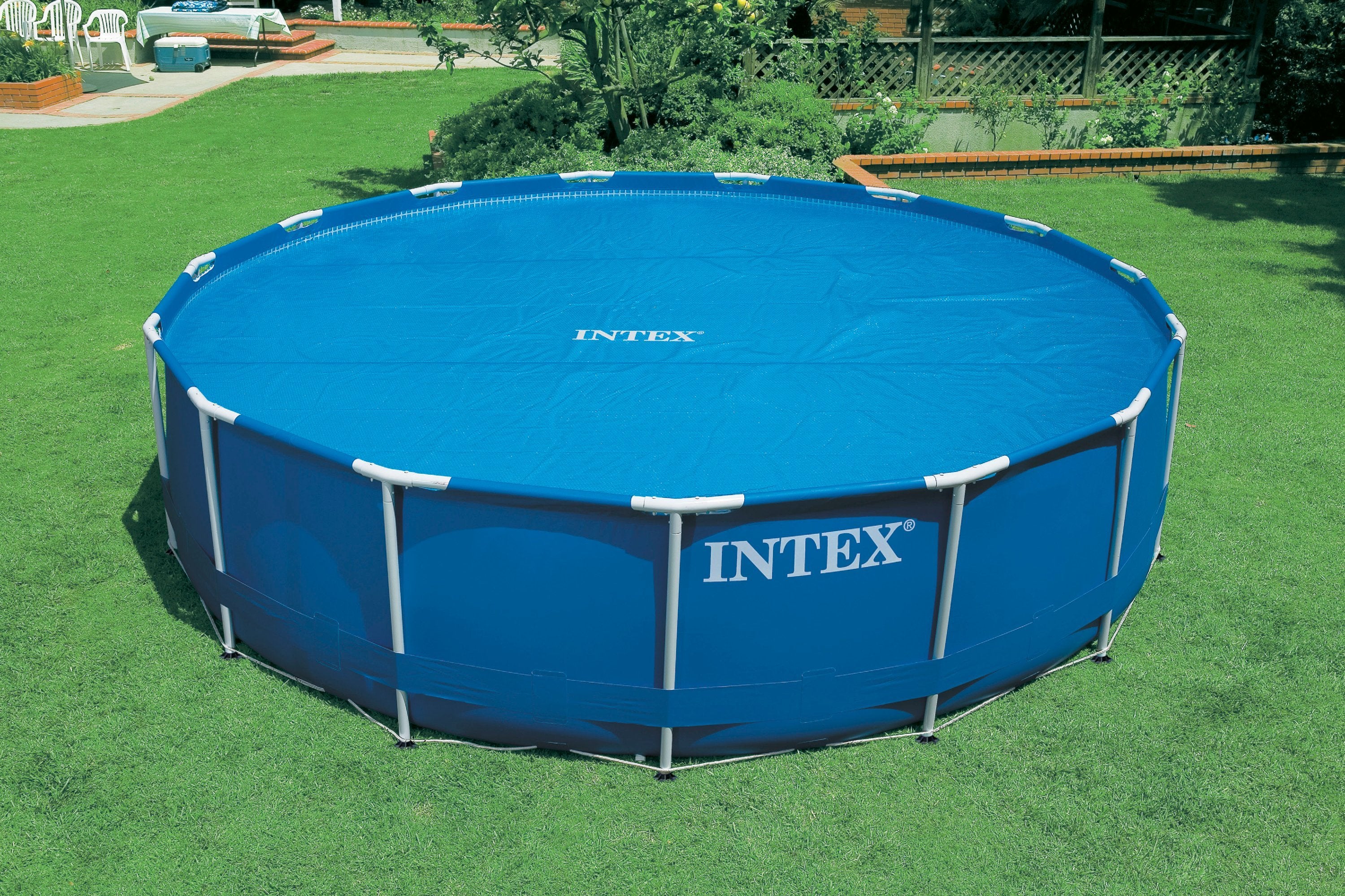 Intex Auto Pool Pressure Vacuum w/ 24’ Hose and 18’ Round Solar Cover for Pools