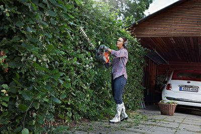 Husqvarna 18" 22cc Gas Powered Hedge/Clipper Saw Trimmer (Refurbished) (Used)