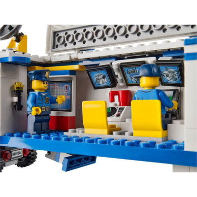 LEGO City Mobile Police Unit Control Room Truck w/ Minifigures 60044 (Open Box)
