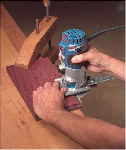 Bosch Palm Grip 5.6A 1-HP Fixed-Base Variable-Speed Router W/Guide (Open Box)