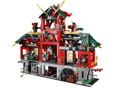 LEGO® NINJAGO® Battle for Ninjago City and Temple with 8 minifigures | 70728