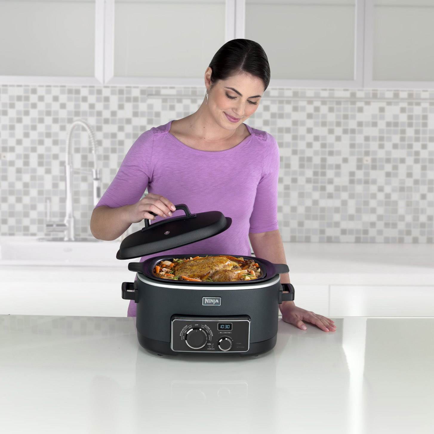 Ninja MC702 Multi Cooker 3-in-1 - 6 Quart 1200W w/ Pans (Dented Sides)