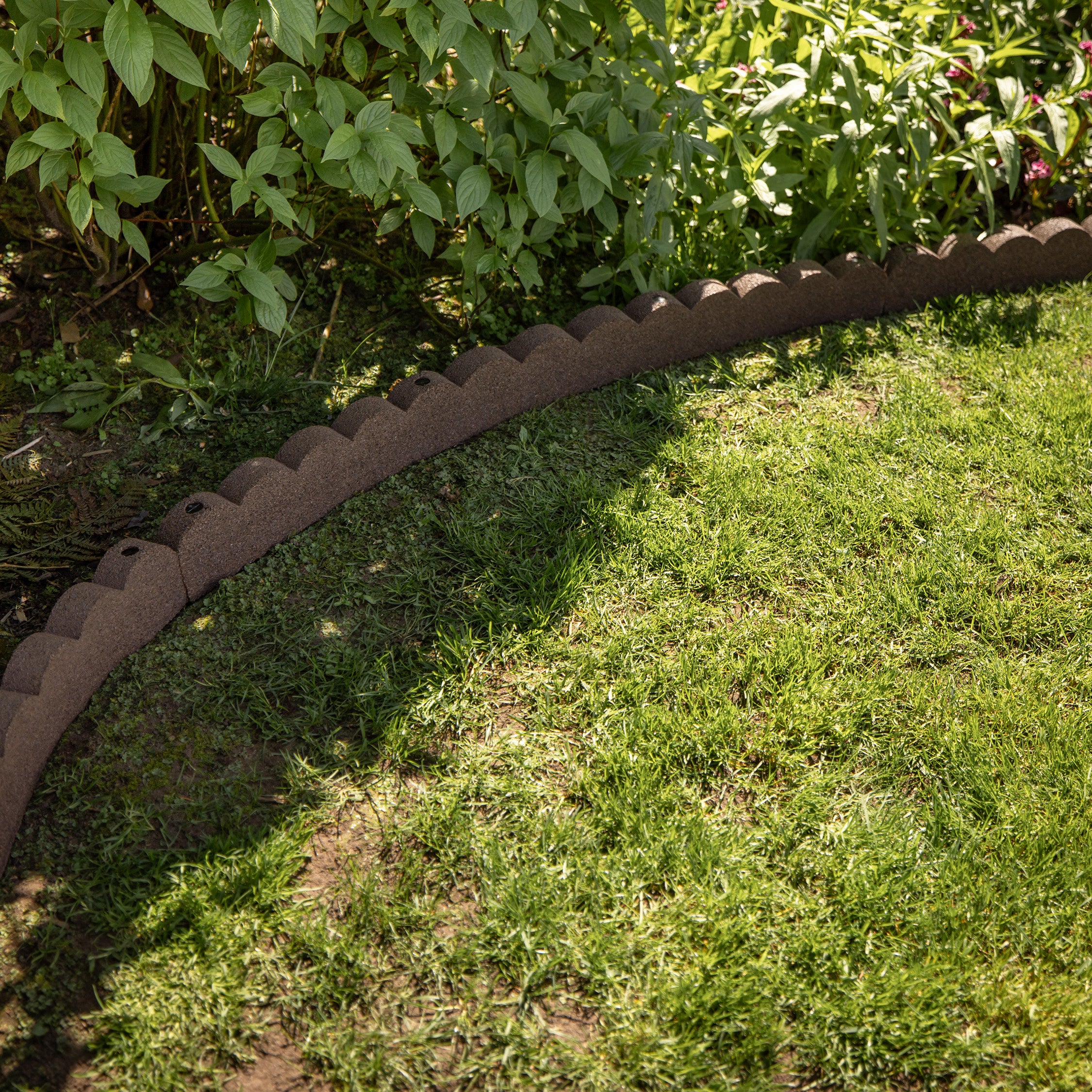 Tierra Verde 47"L Scallop Recycled Rubber Garden Border & Edging, Earth, 2-Pack