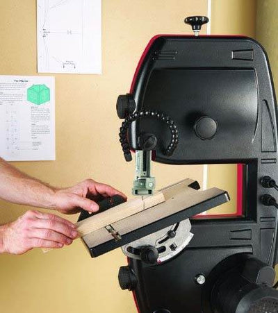 3386-01 2.5-Amp 9-Inch Band Saw, Included Articulating LED Worklight (Damaged)